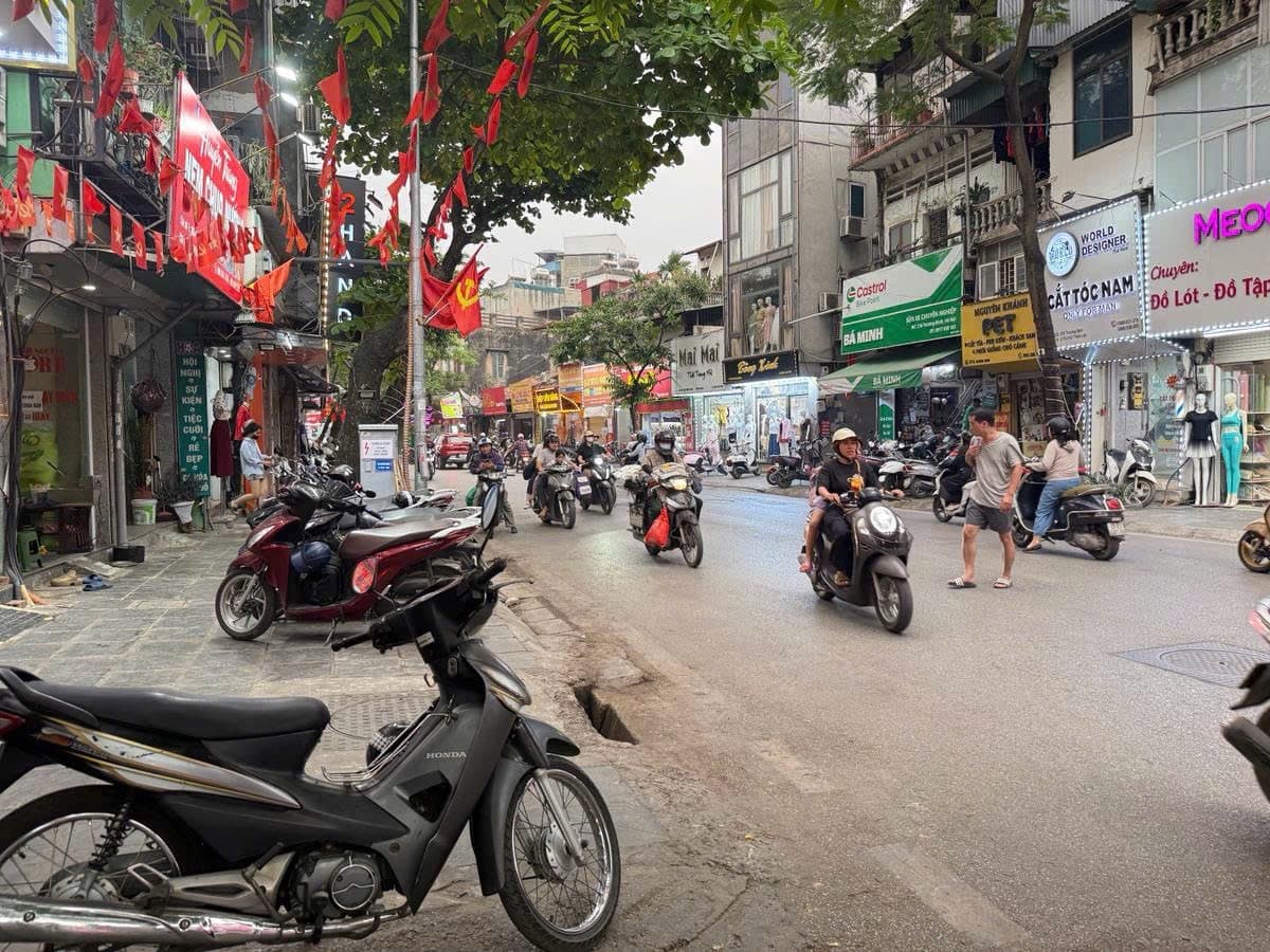 Nhà đất mặt phố, Hoàng Mai, Hà Nội - 22m² giá 6.6 tỷ