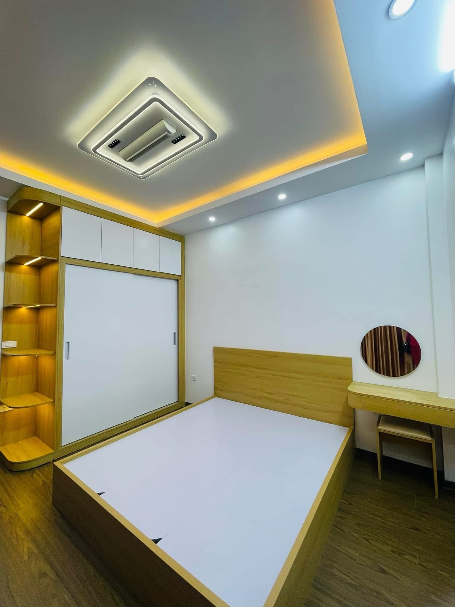 Nhà đất mặt phố, Hoàng Mai, Hà Nội - 38.4m² giá 6.8 tỷ