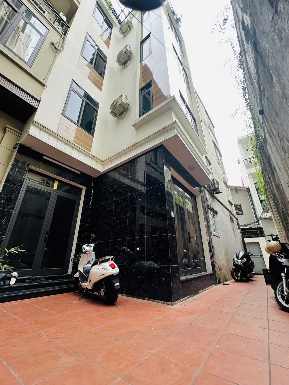 Nhà đất mặt phố, Long Biên, Hà Nội - 49m² giá 9.6 tỷ