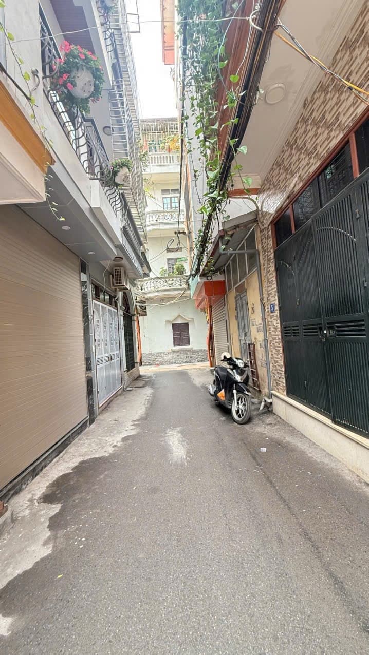 Nhà đất mặt phố, Long Biên, Hà Nội - 35m² giá 9.9 tỷ
