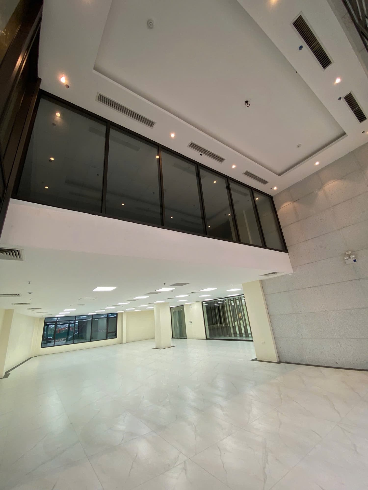 Nhà đất mặt phố, Long Biên, Hà Nội - 474m² giá 320 tỷ