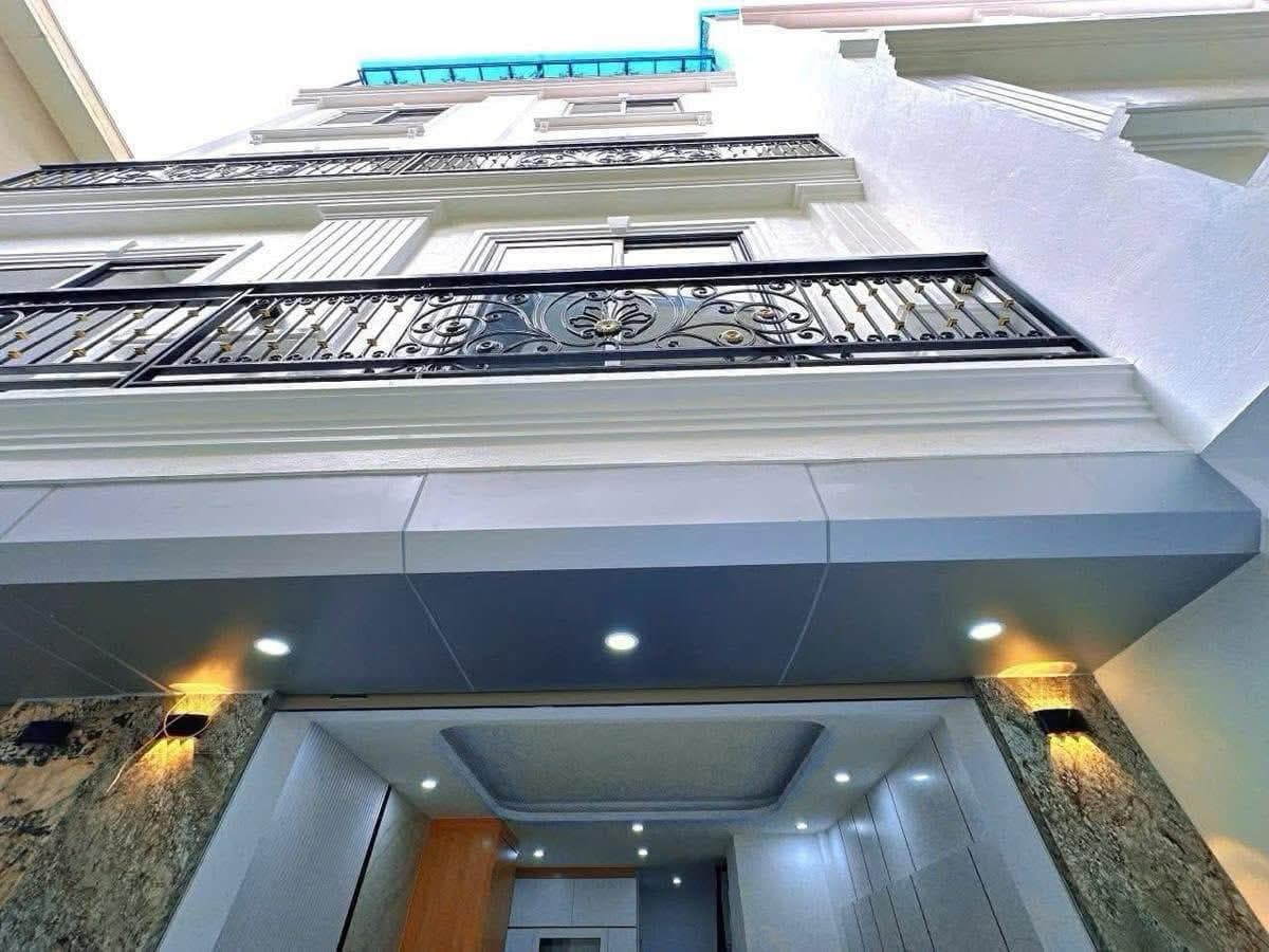 Nhà đất mặt phố, Cầu Giấy, Hà Nội - 33m² giá 11.3 tỷ