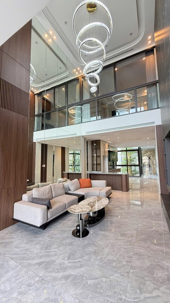 Nhà đất mặt phố, Long Biên, Hà Nội - 96m² giá 25.2 tỷ