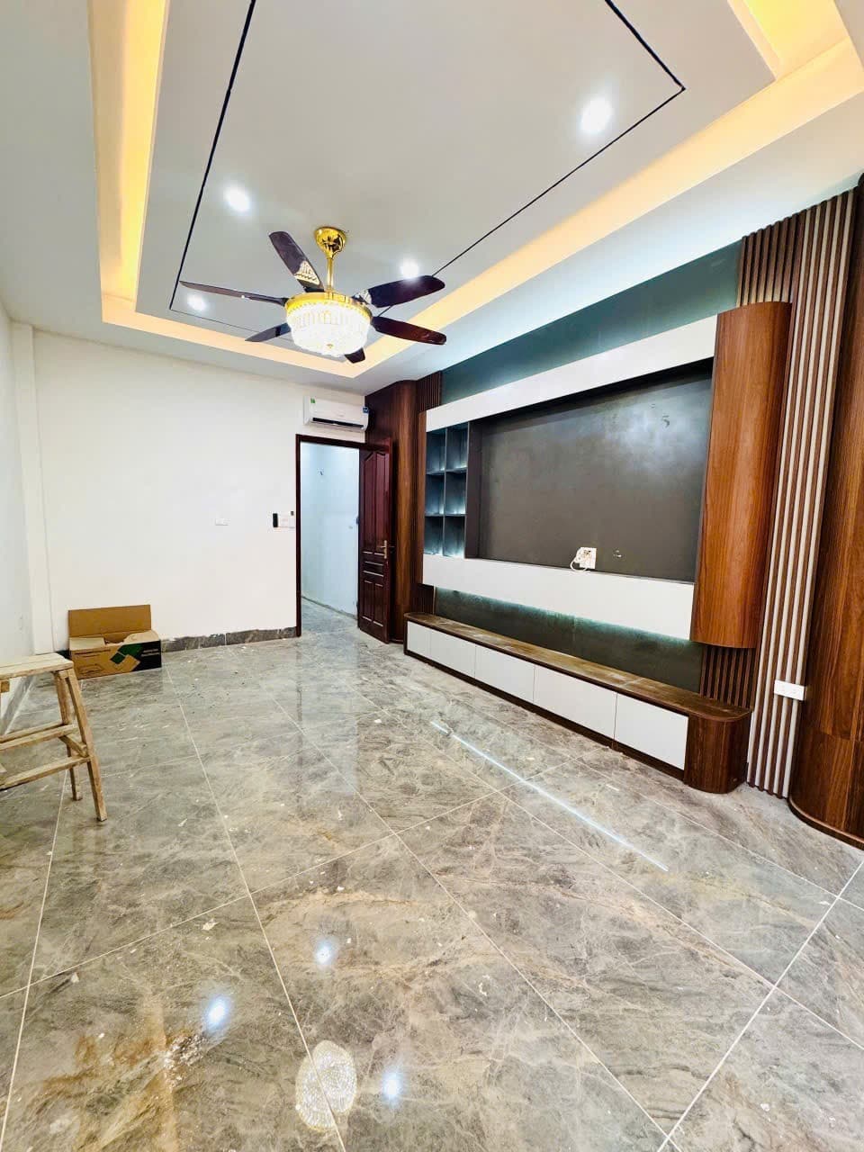 Nhà đất mặt phố, Long Biên, Hà Nội - 52m² giá 14.5 tỷ