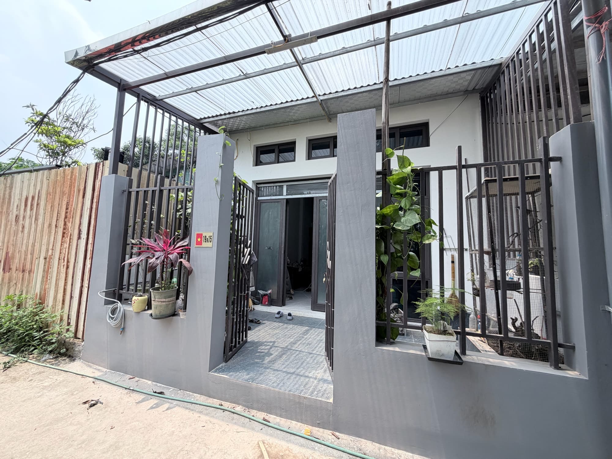 Nhà đất mặt phố, Tây Hồ, Hà Nội - 74m² giá 2.35 tỷ