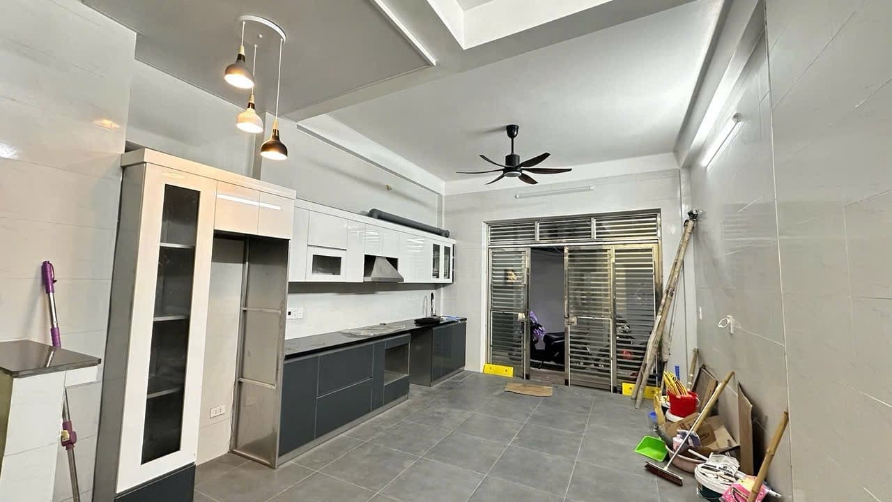 Nhà đất mặt phố, Long Biên, Hà Nội - 35.1m² giá 11.6 tỷ