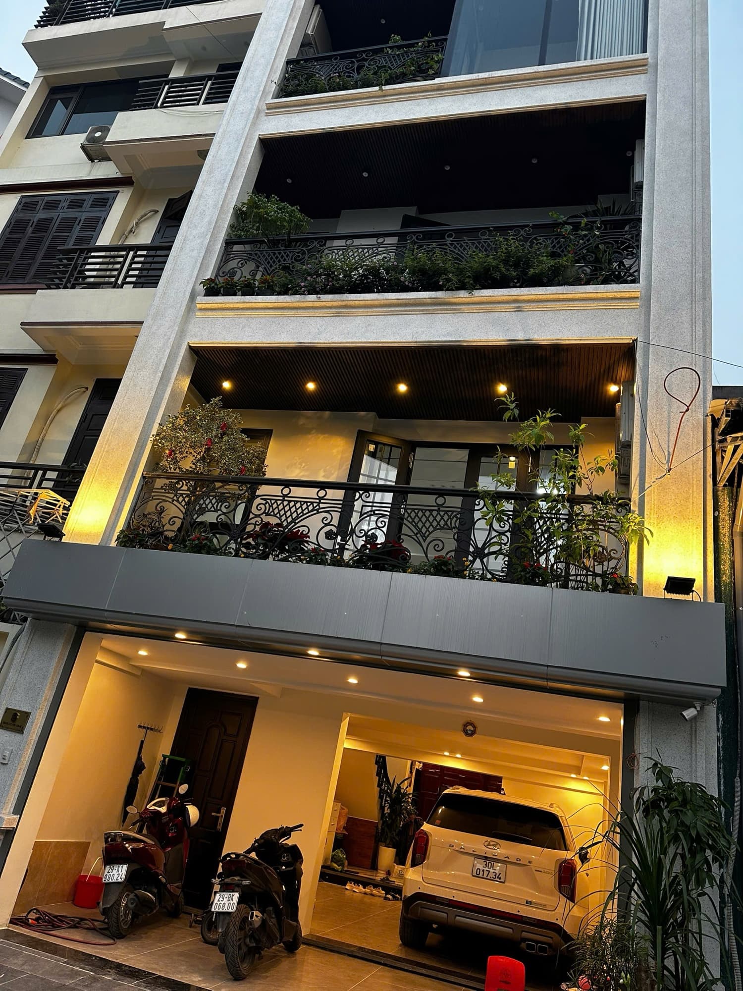 Nhà đất mặt phố, Long Biên, Hà Nội - 103m² giá 25.5 tỷ