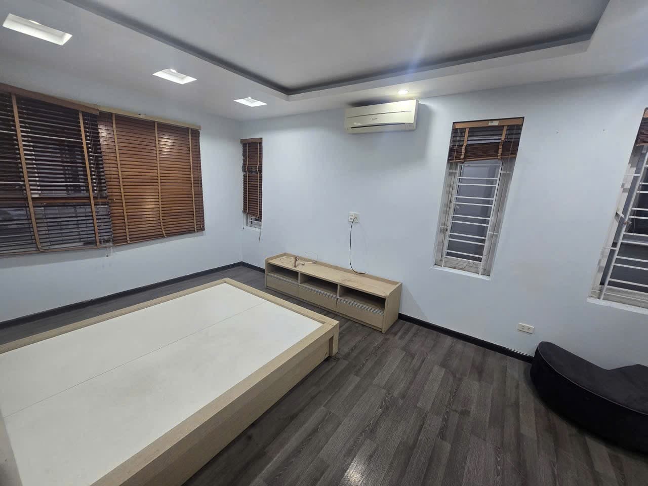Nhà đất Khu đô thị, - Việt Hưng - 199m² giá 56.5 tỷ