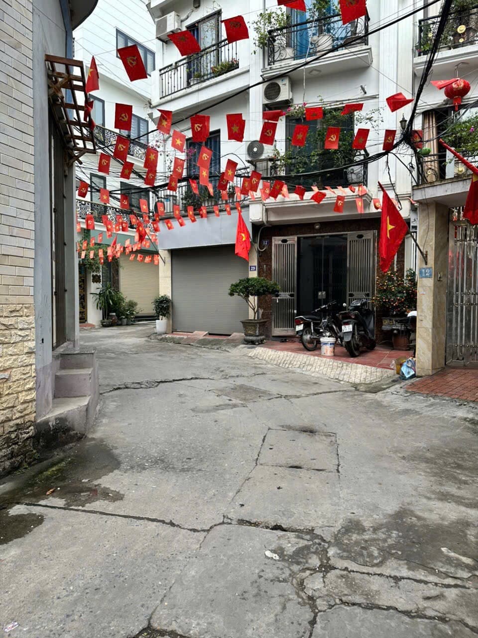 Nhà đất mặt phố, Hoàng Mai, Hà Nội - 82m² giá 12 tỷ