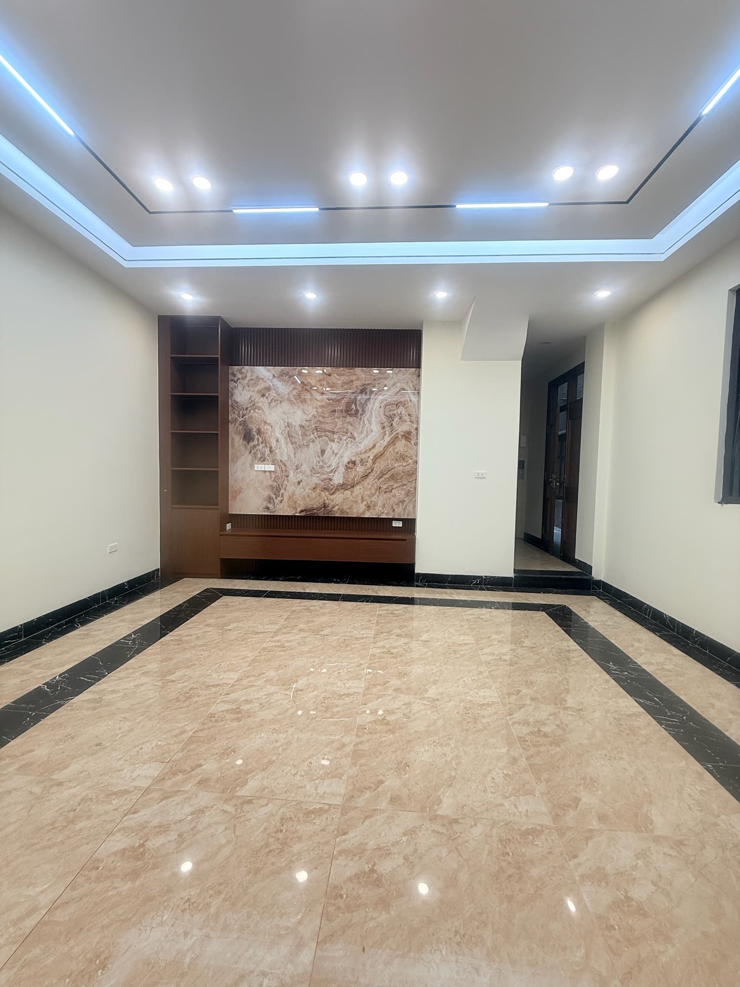 Nhà đất mặt phố, Hai Bà Trưng, Hà Nội - 40m² giá 13.28 tỷ