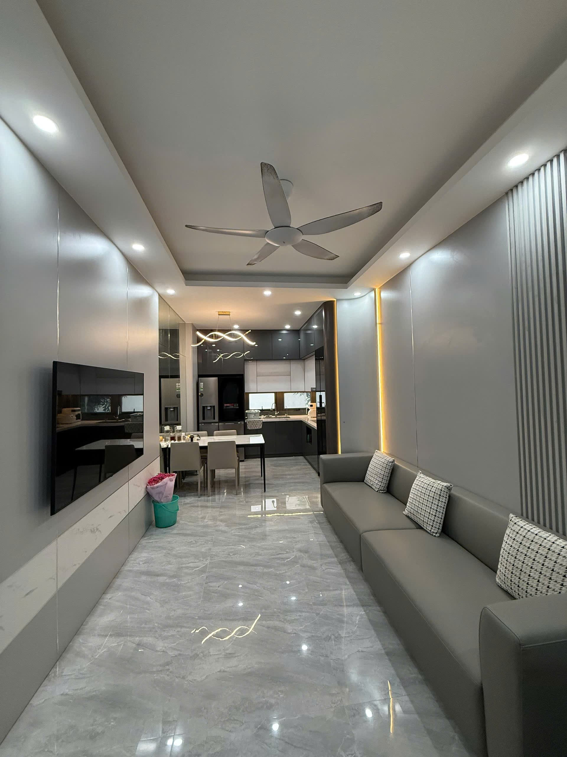 Nhà đất mặt phố, Long Biên, Hà Nội - 70m² giá 25 tỷ