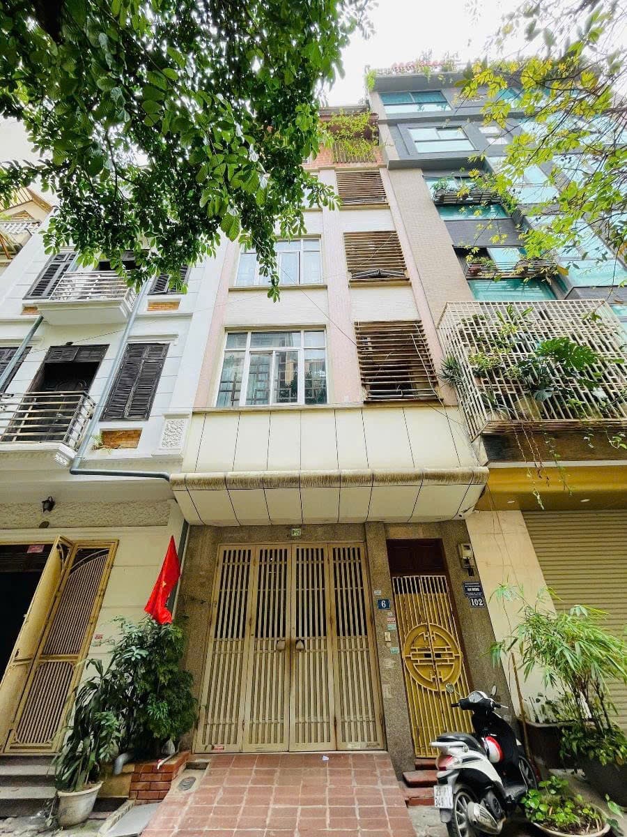 Nhà đất mặt phố, Cầu Giấy, Hà Nội - 48m² giá 29.6 tỷ