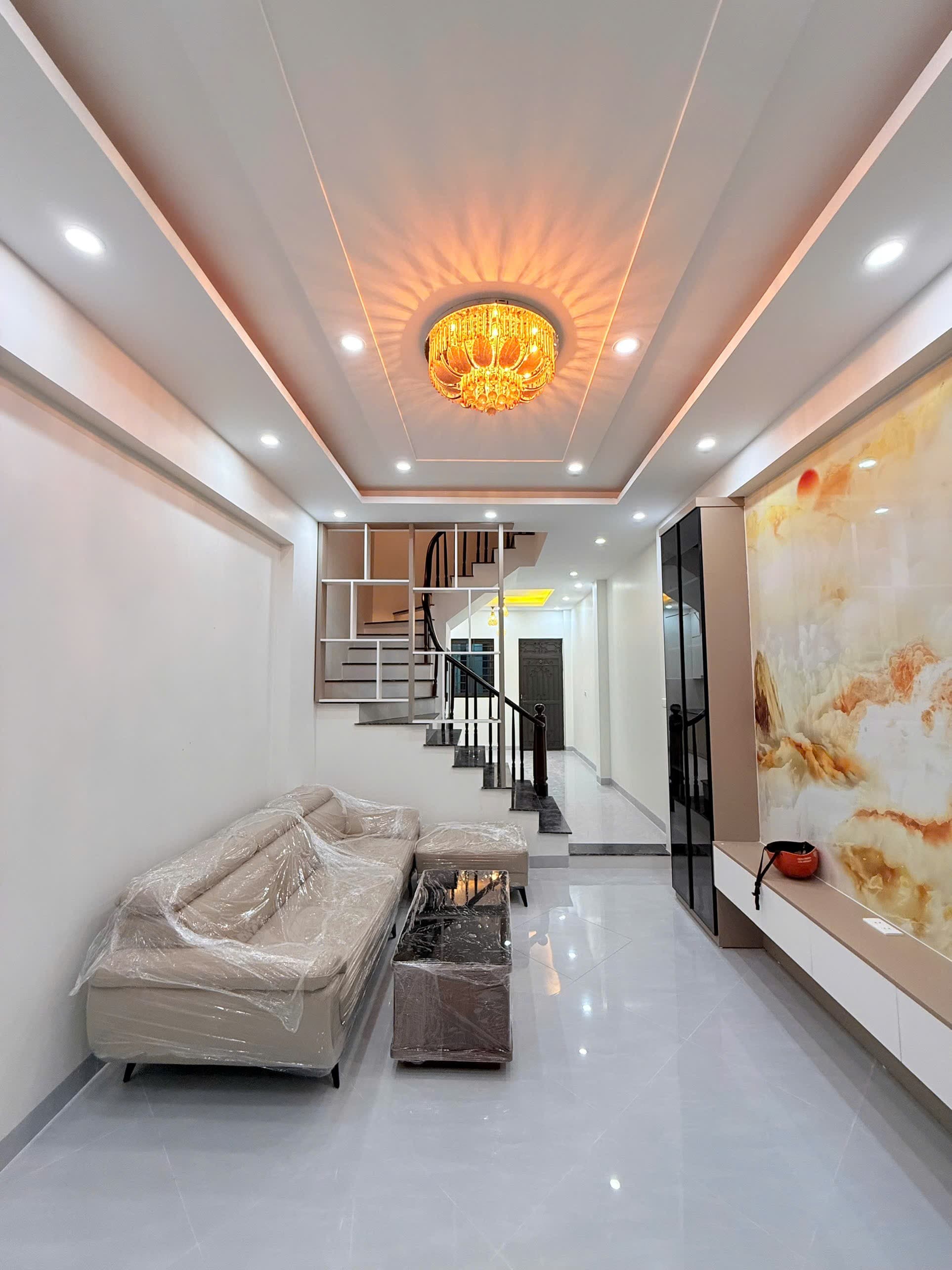 Nhà đất mặt phố, Hoàng Mai, Hà Nội - 38m² giá 11.9 tỷ