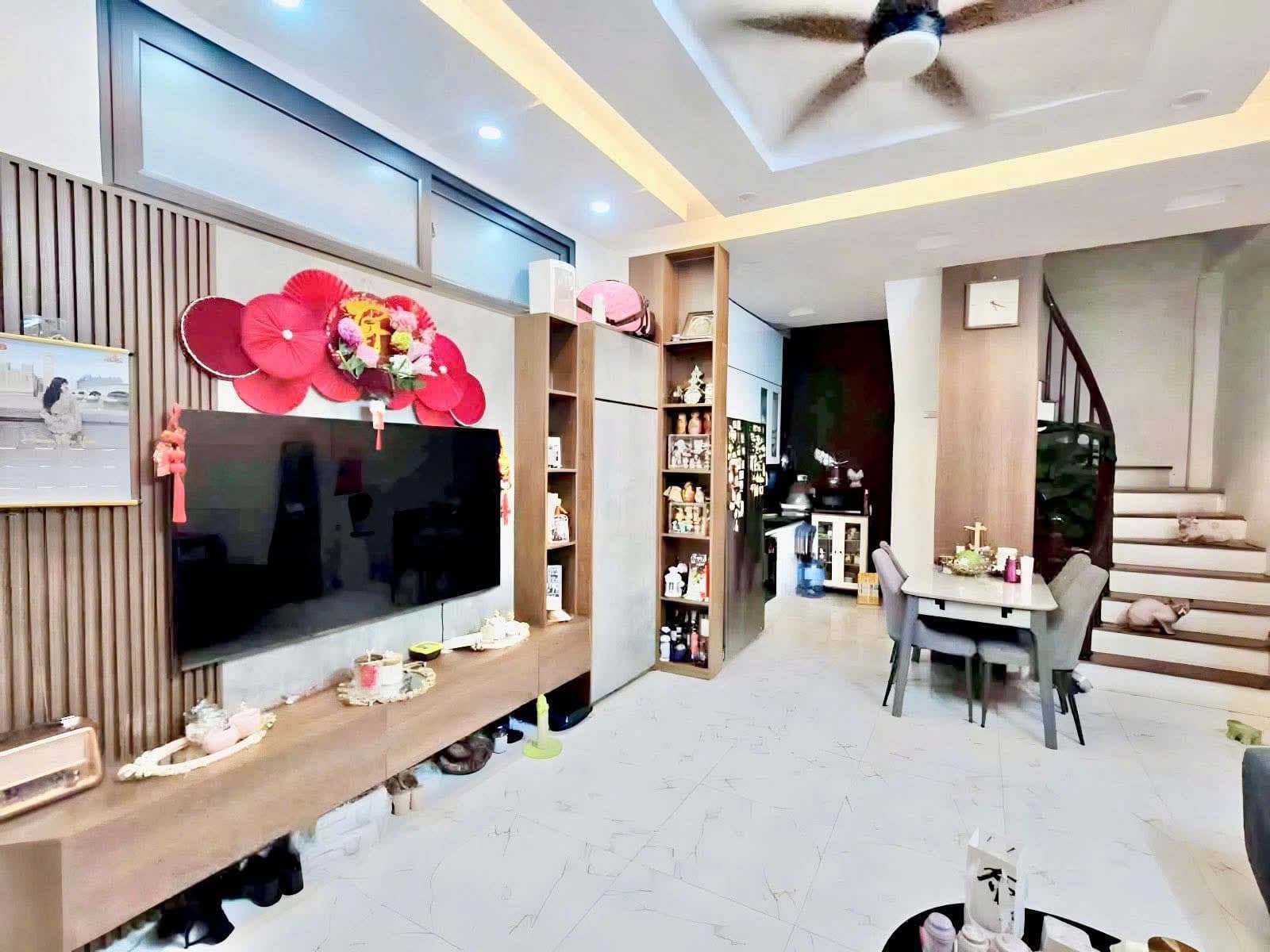 Nhà đất mặt phố, Ba Đình, Hà Nội - 47m² giá 12.2 tỷ