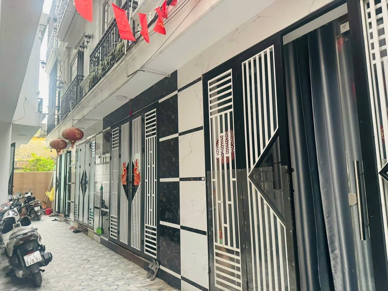Nhà đất mặt phố, Long Biên, Hà Nội - 30m² giá 6.5 tỷ
