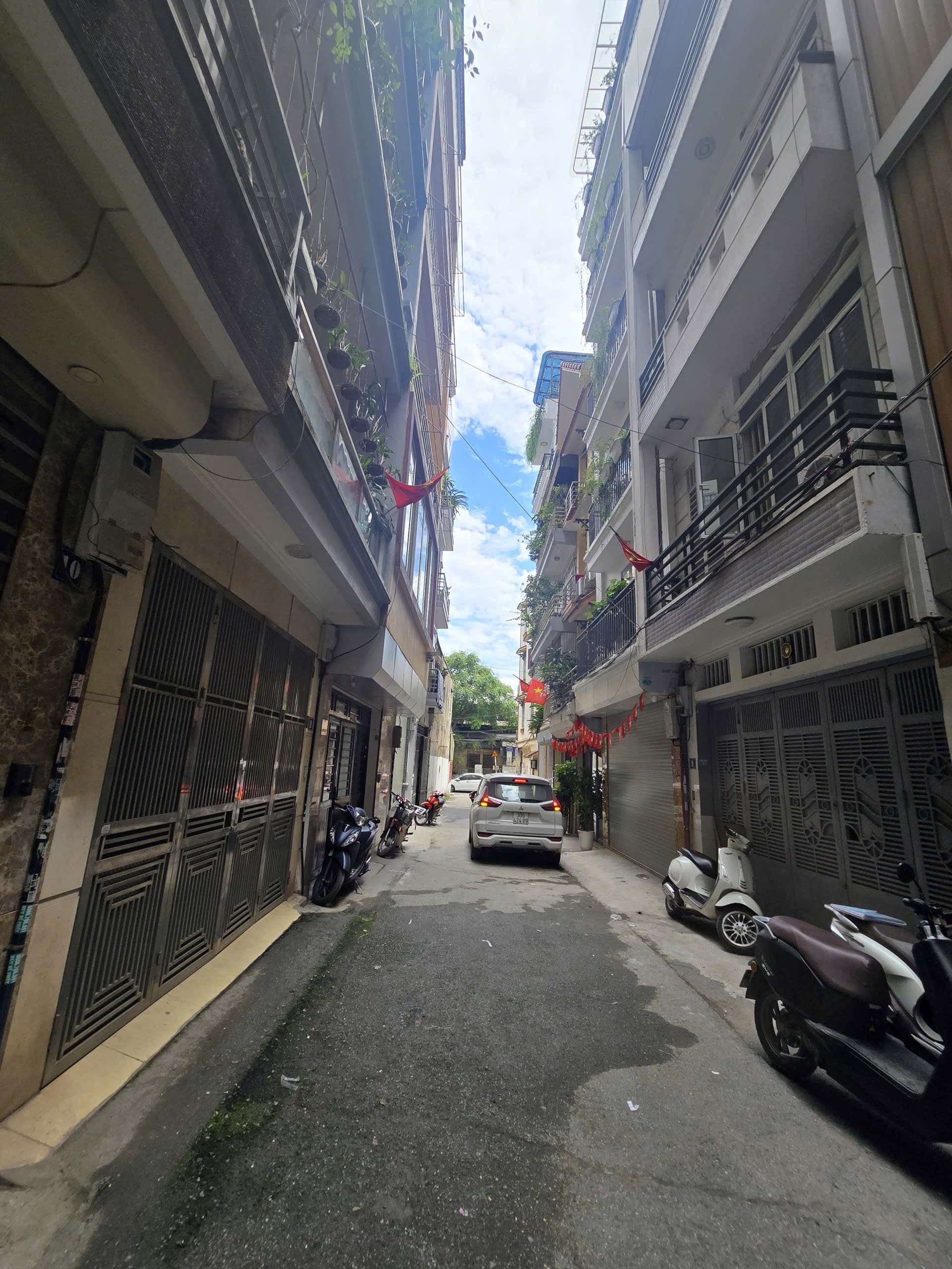Nhà đất mặt phố, Hoàng Mai, Hà Nội - 68m² giá 29.2 tỷ