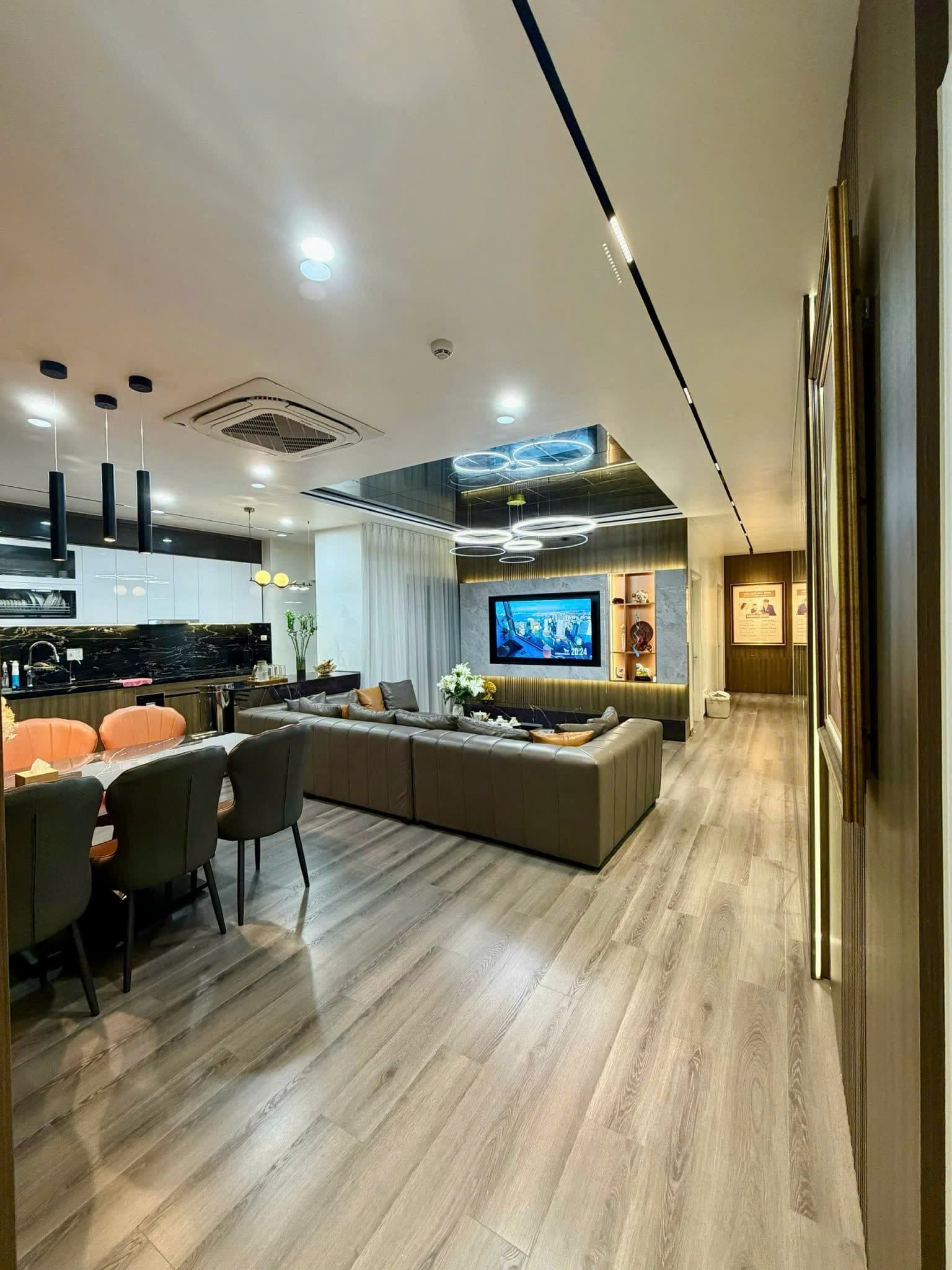 Căn hộ mặt phố Thanh Trì, Hà Nội - 141m² giá 8.35 tỷ