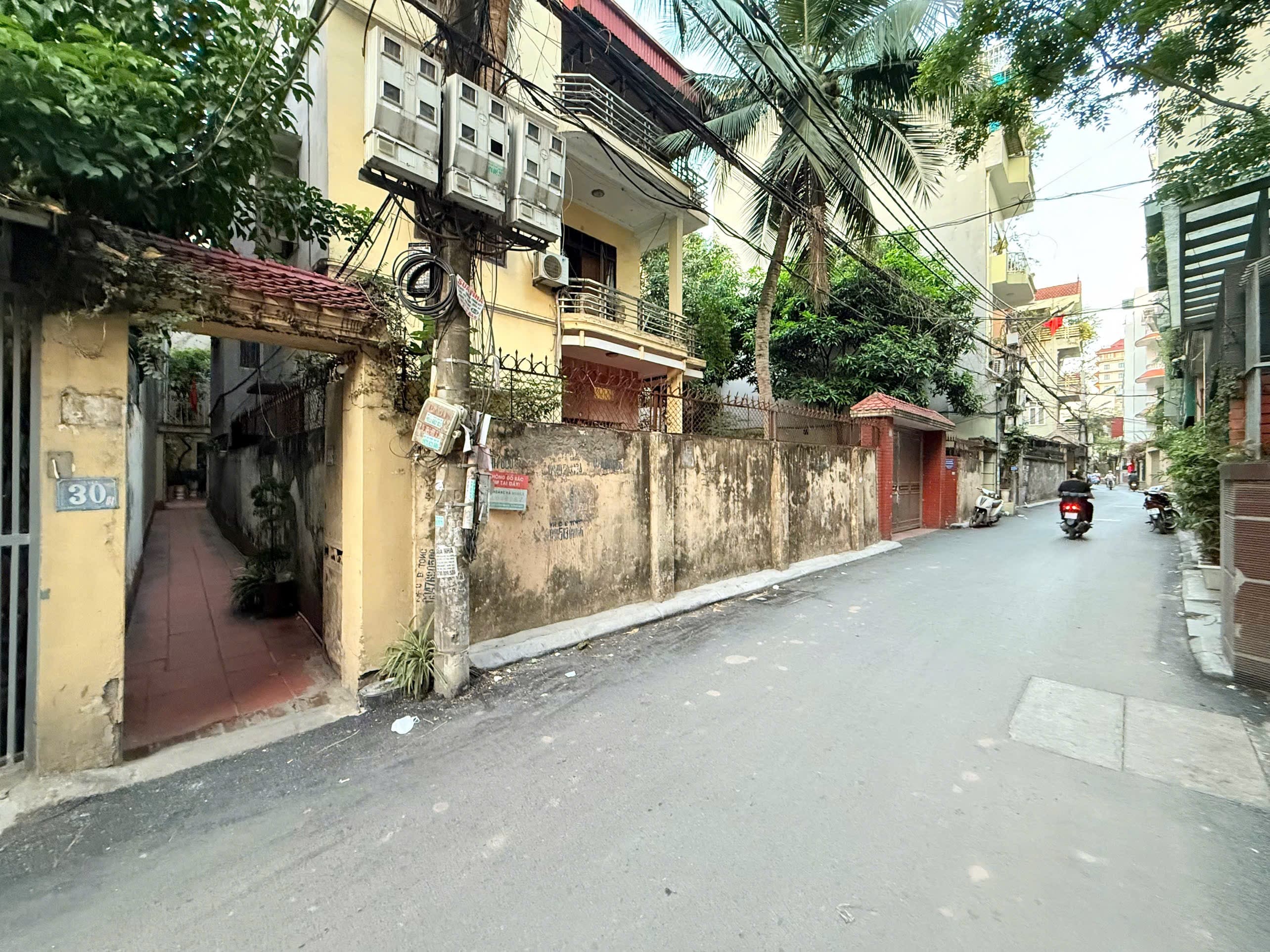 Nhà đất mặt phố, Cầu Giấy, Hà Nội - 75m² giá 17 tỷ