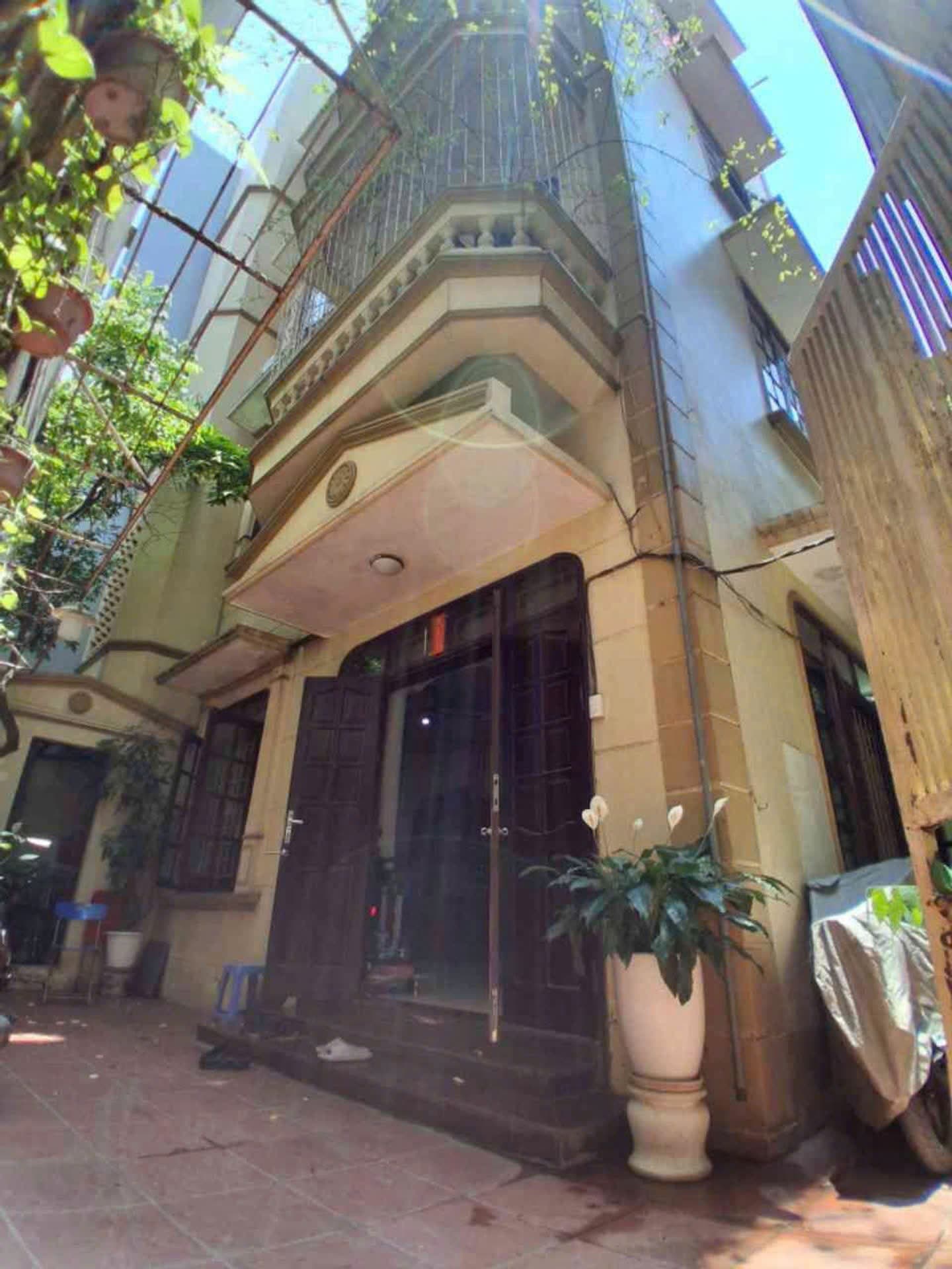 Nhà đất mặt phố, Cầu Giấy, Hà Nội - 75m² giá 17 tỷ