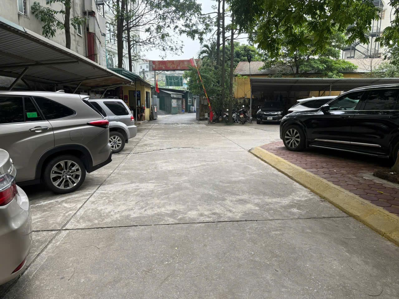 Căn hộ mặt phố, Cầu Giấy, Hà Nội - 121.6m² giá 10.85 tỷ