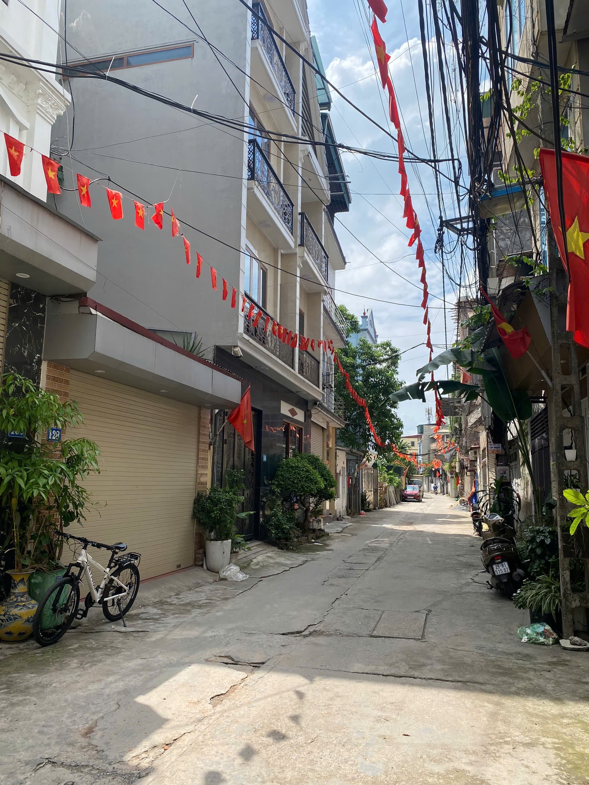 Nhà đất mặt phố, Thanh Trì, Hà Nội - 82m² giá 9.3 tỷ