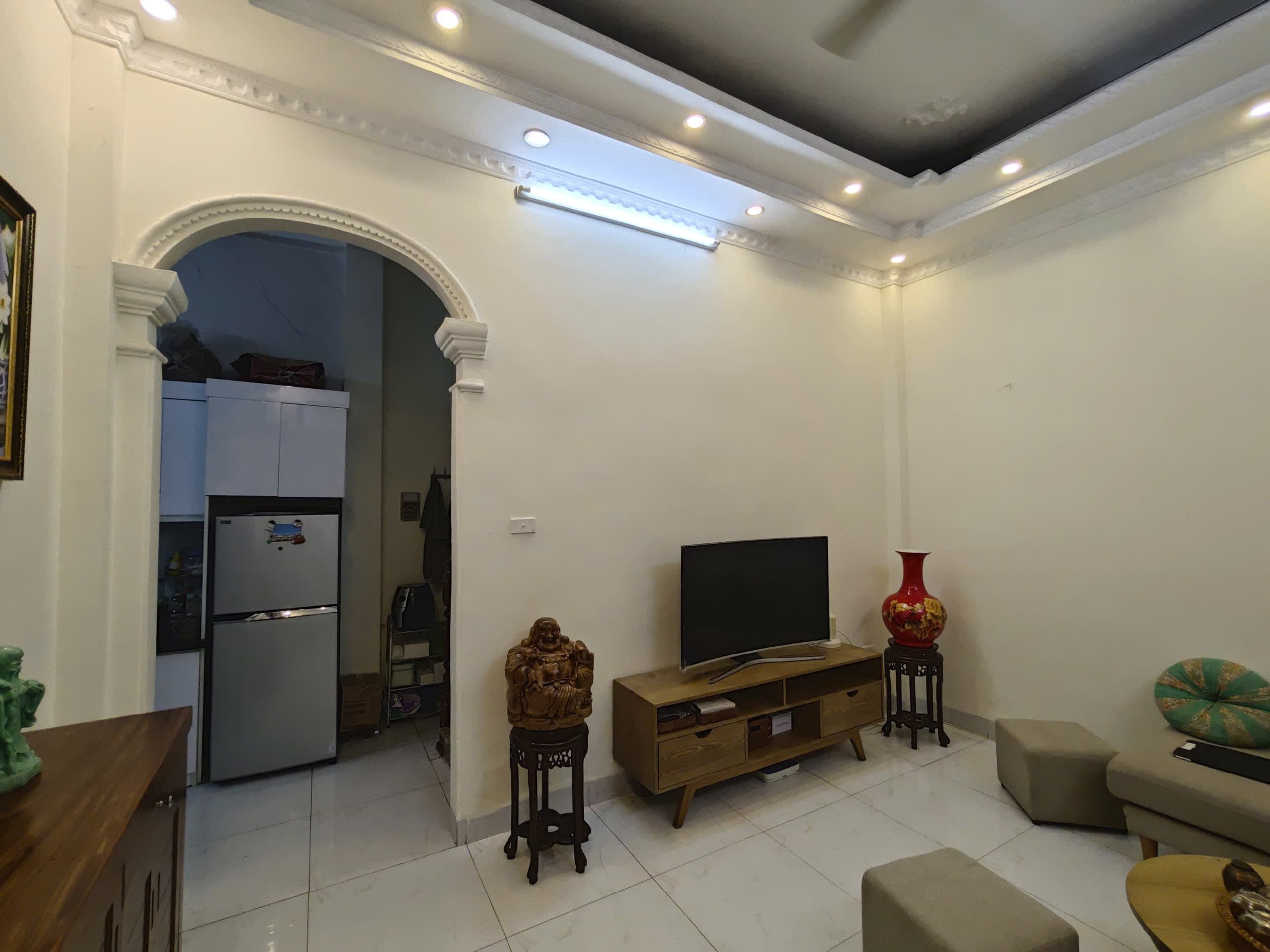 Nhà đất mặt phố, Đống Đa, Hà Nội - 42m² giá 9.75 tỷ