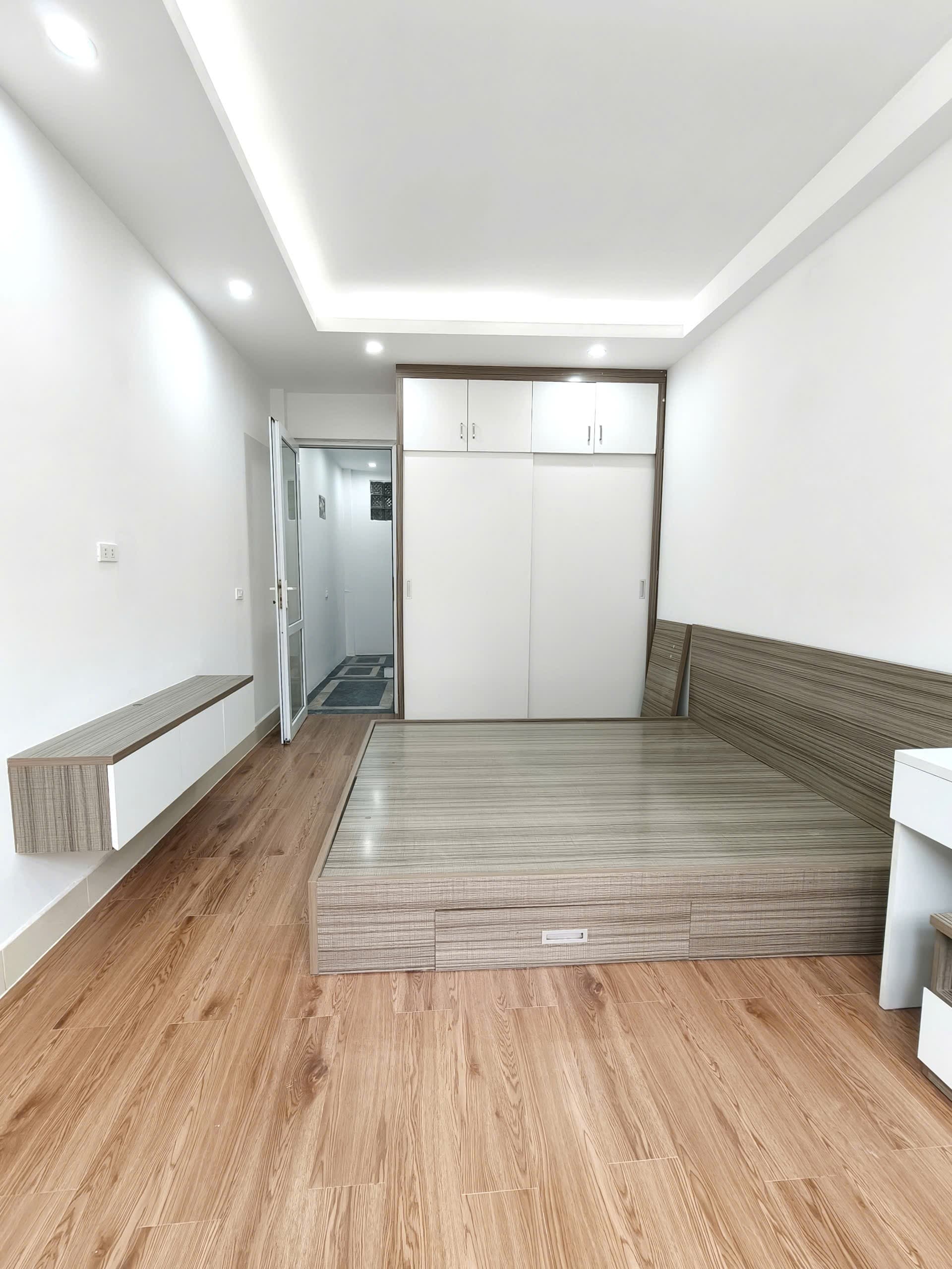 Nhà đất mặt phố, Hoàng Mai, Hà Nội - 30m² giá 7.59 tỷ