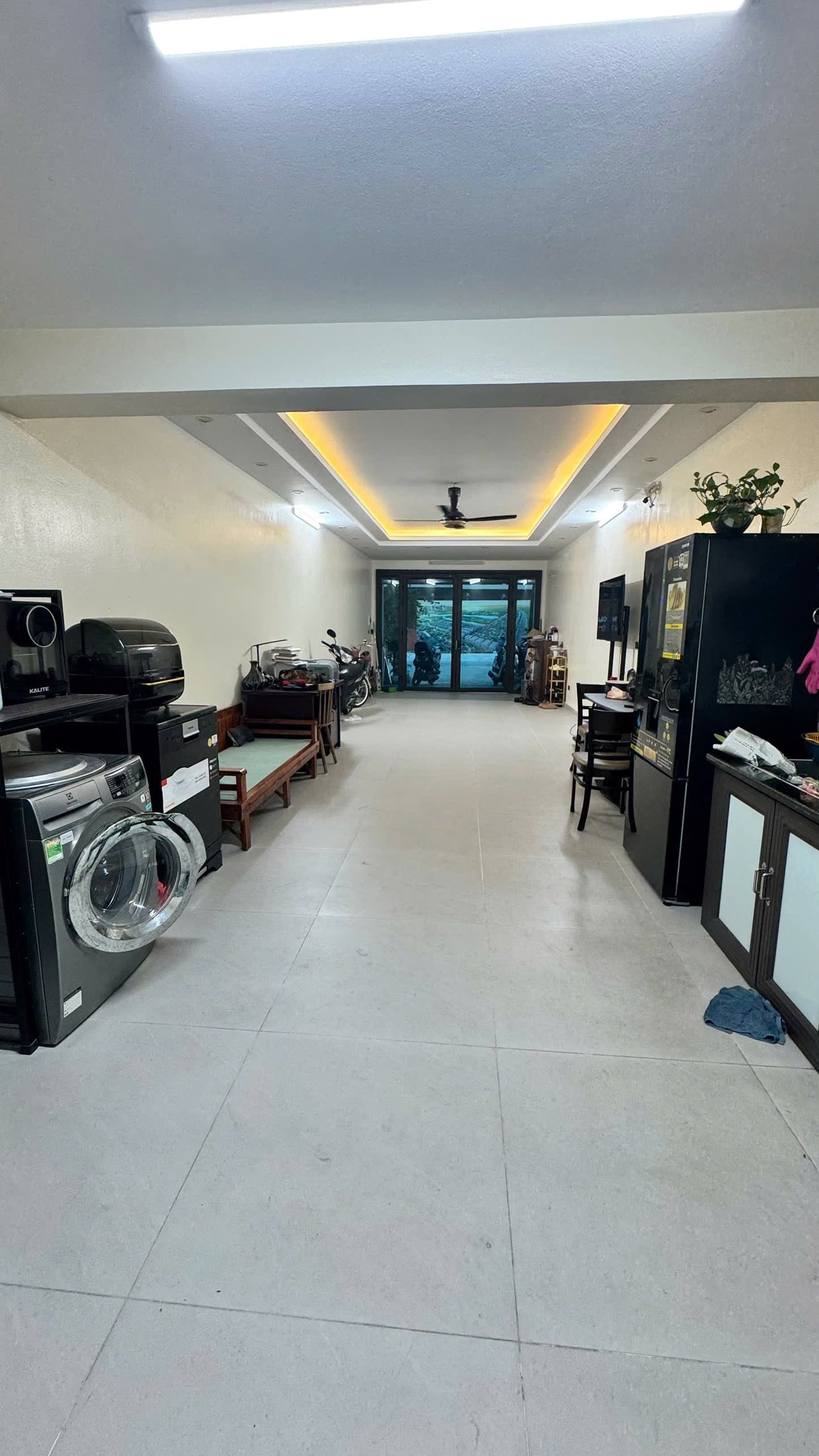 Nhà đất mặt phố, Gia Lâm, Hà Nội - 63.9m² giá 16 tỷ