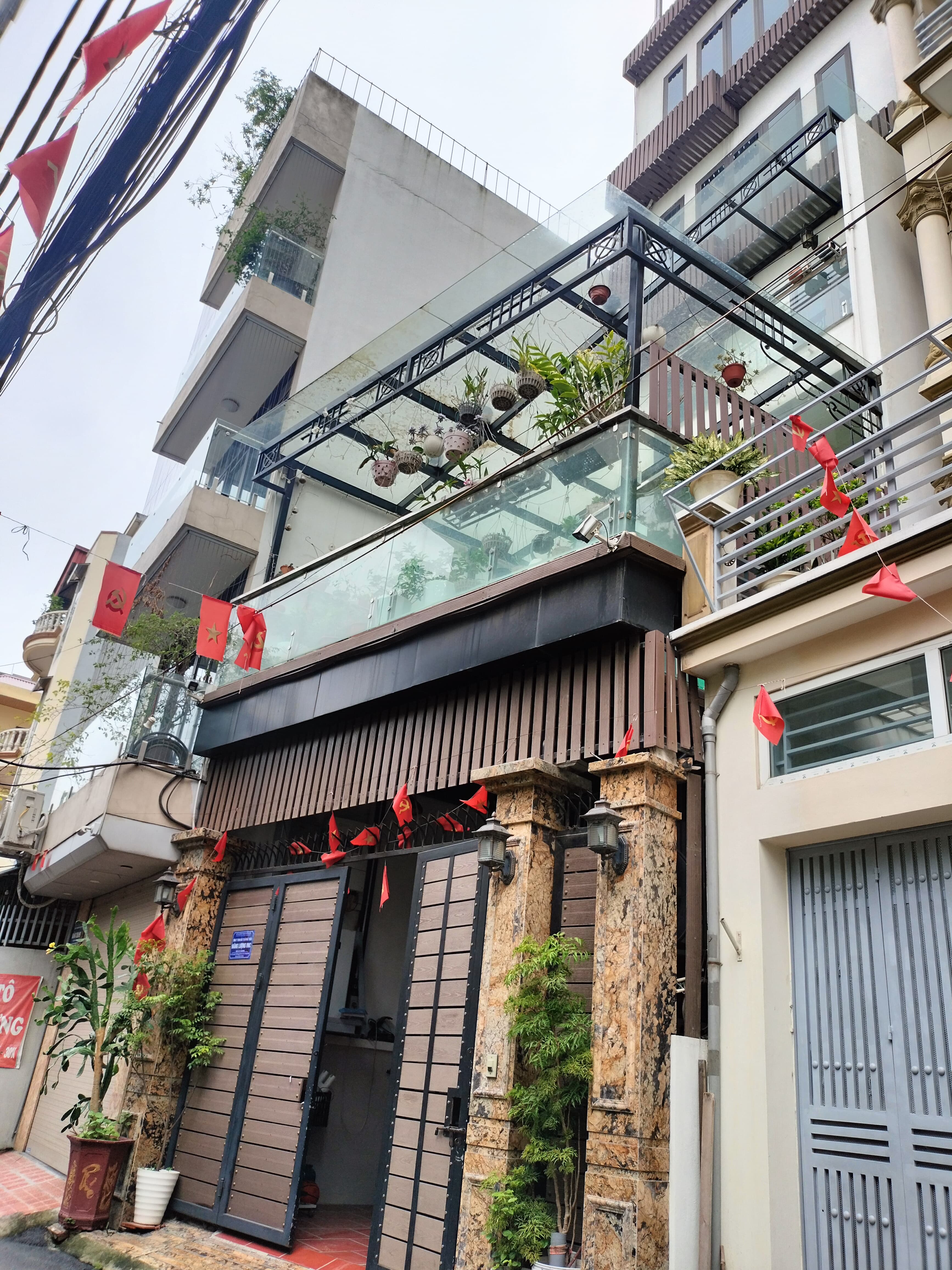 Nhà đất mặt phố, Long Biên, Hà Nội - 101m² giá 31.5 tỷ