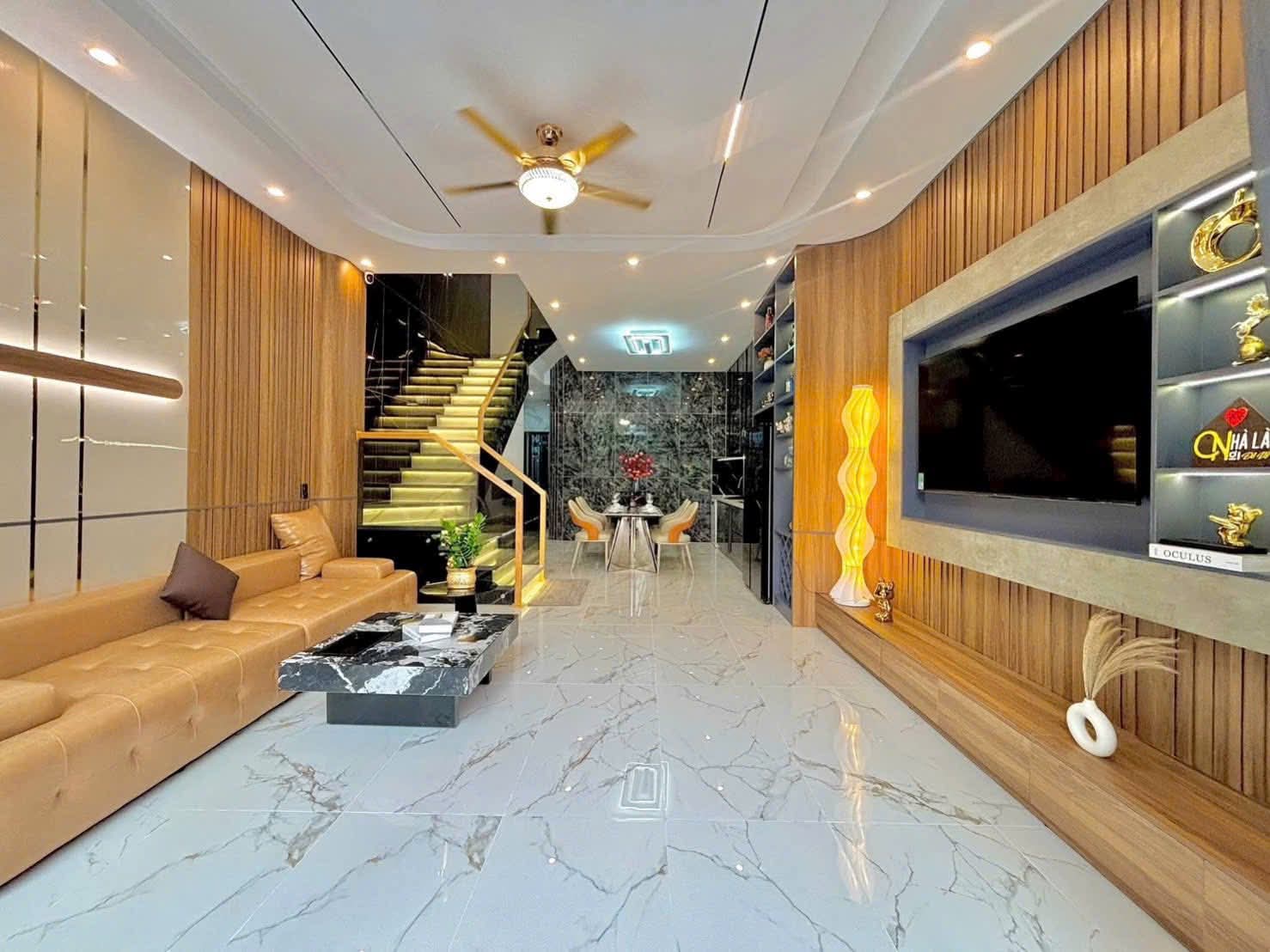 Nhà đất mặt phố, Cẩm Lệ, Đà Nẵng - 100m² giá 7.6 tỷ