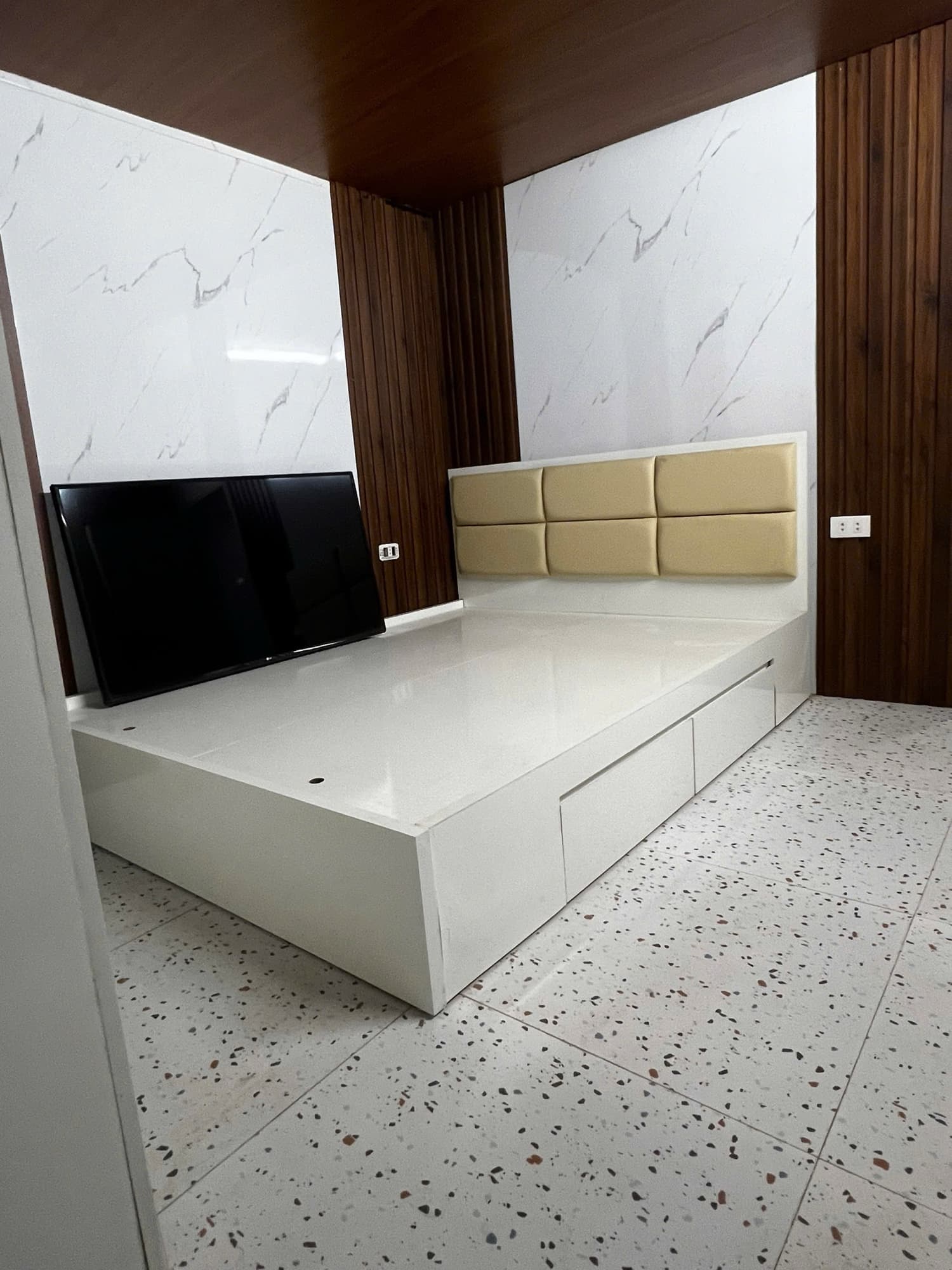 Căn hộ mặt phố, Hoàng Mai, Hà Nội - 17m² giá 3.75 tỷ
