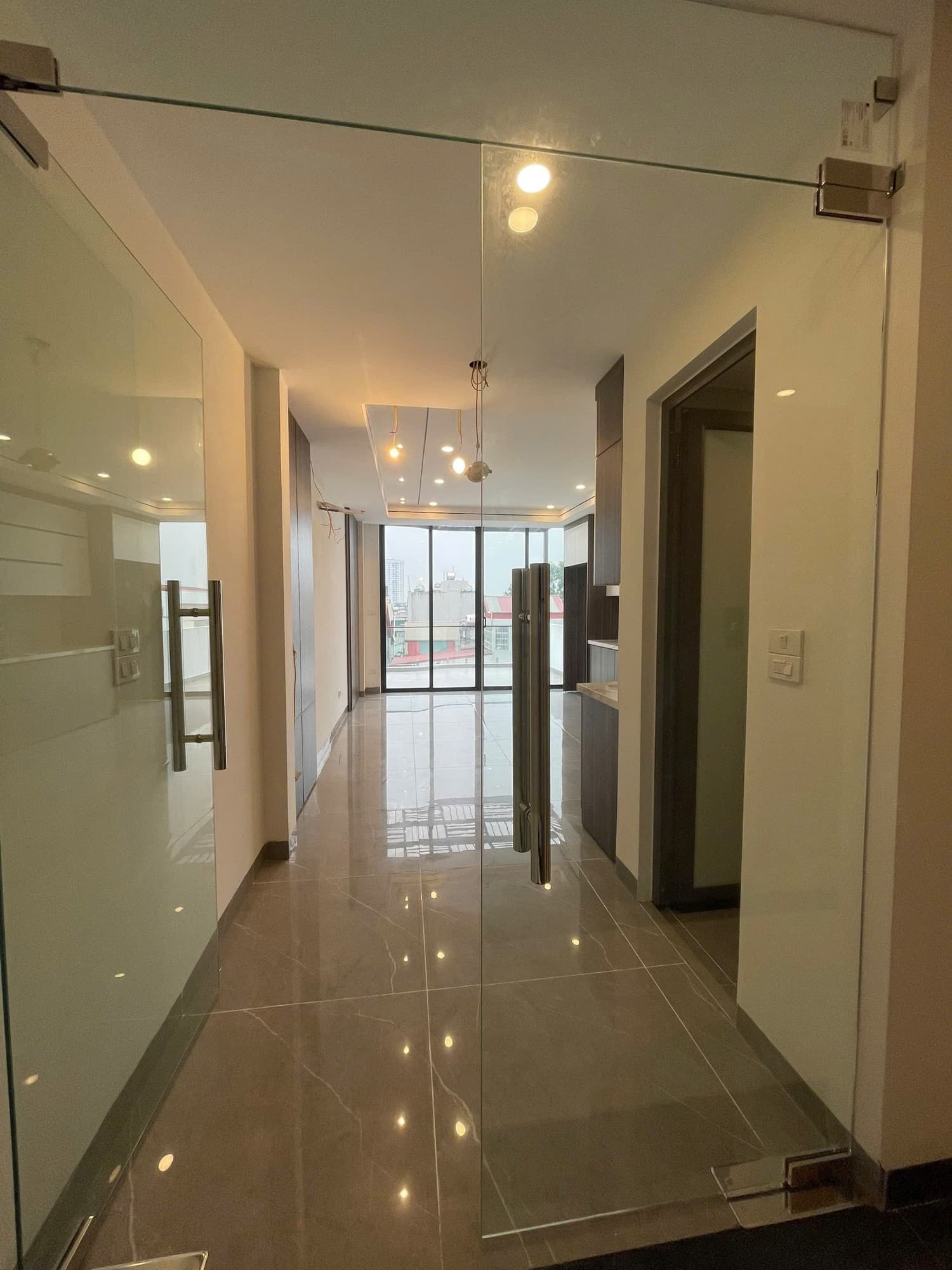 Nhà đất mặt phố, Long Biên, Hà Nội - 66m² giá 24.5 tỷ