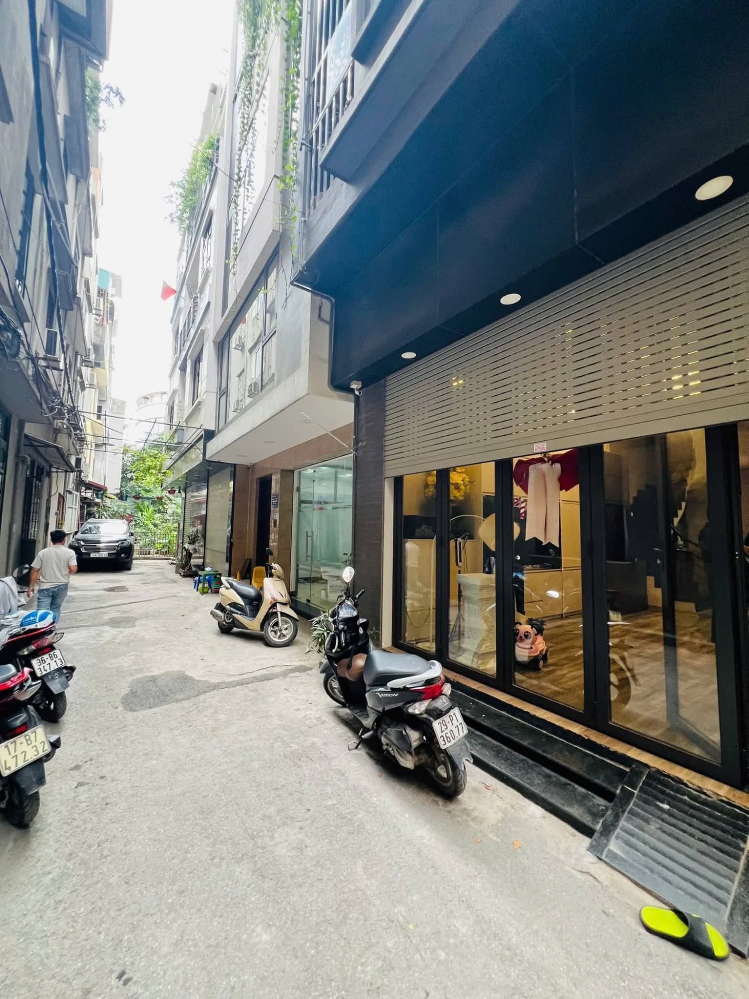 Nhà đất mặt phố, Cầu Giấy, Hà Nội - 47m² giá 21.5 tỷ