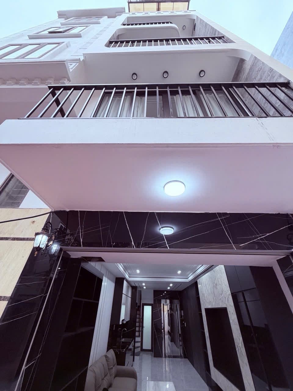 Nhà đất mặt phố, Long Biên, Hà Nội - 45m² giá 9.8 tỷ