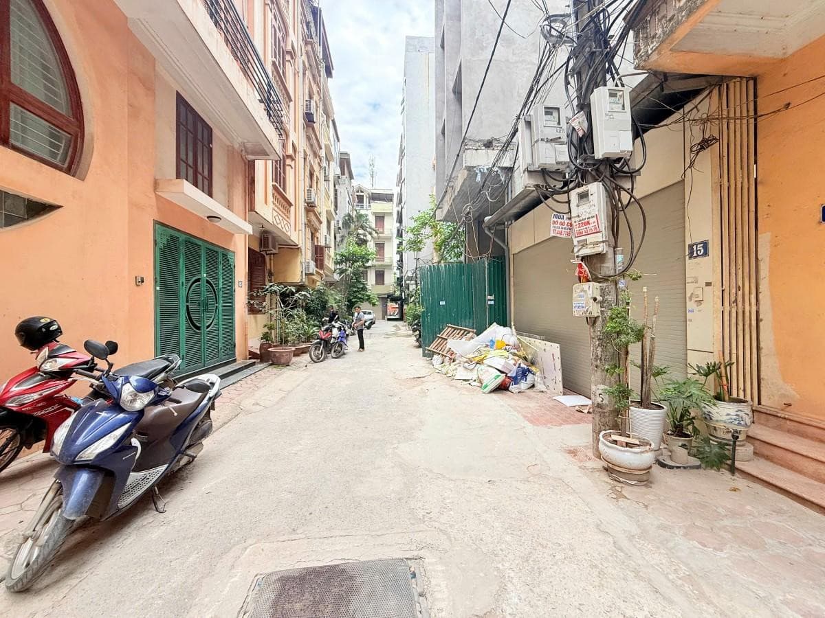Nhà đất mặt phố, Cầu Giấy, Hà Nội - 78m² giá 31 tỷ