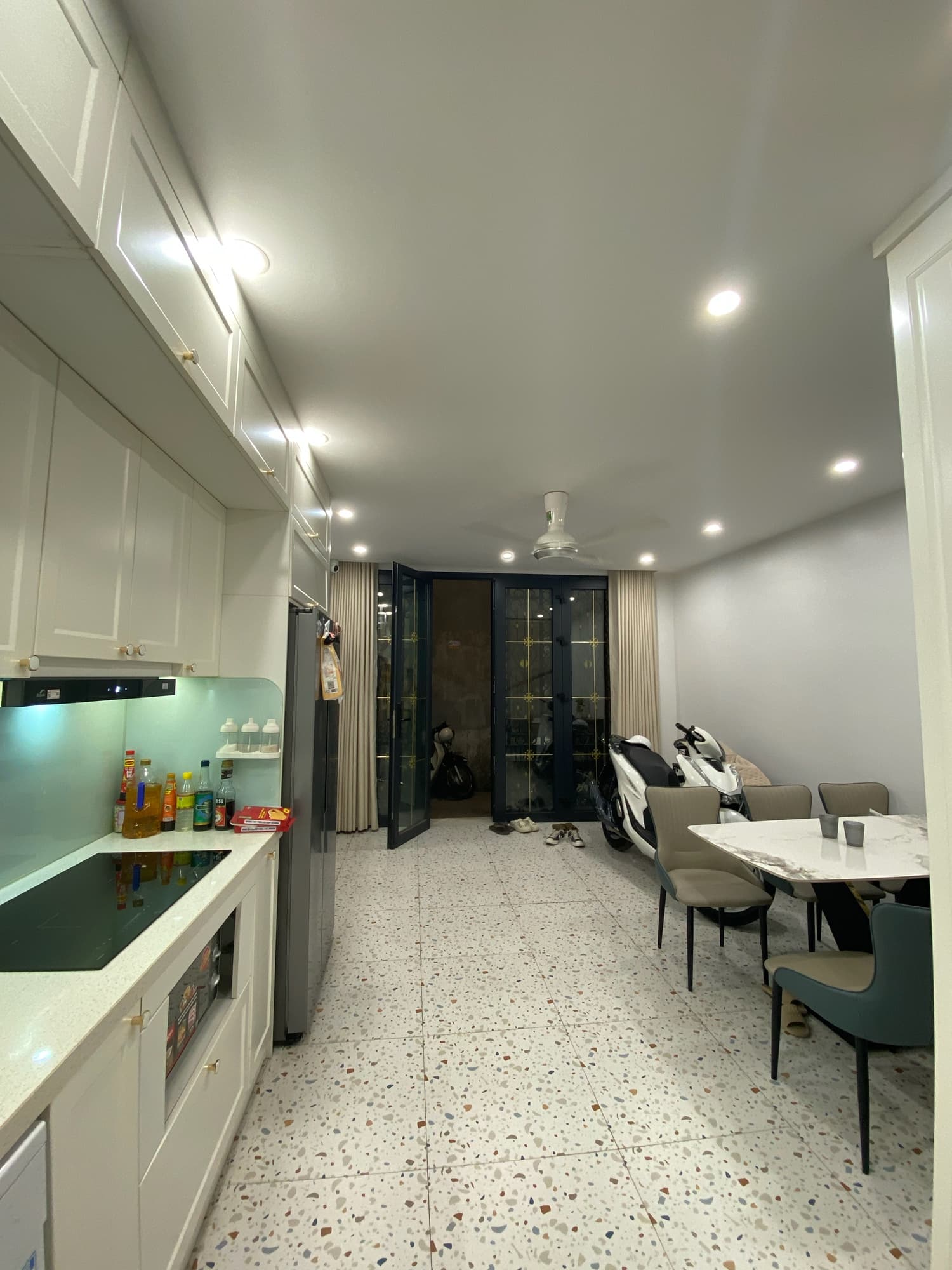 Nhà đất mặt phố, Long Biên, Hà Nội - 30m² giá 8.65 tỷ