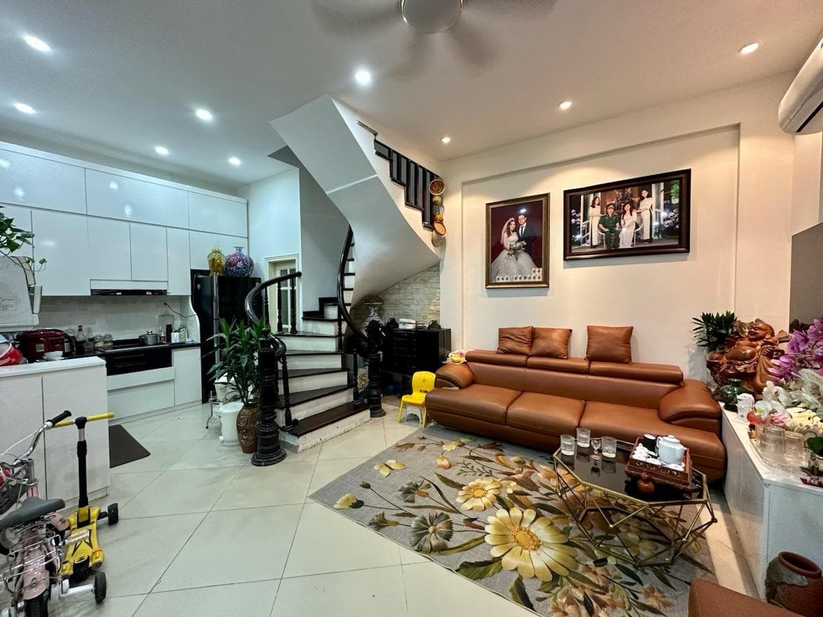 Nhà đất mặt phố, Hoàng Mai, Hà Nội - 30m² giá 8.4 tỷ