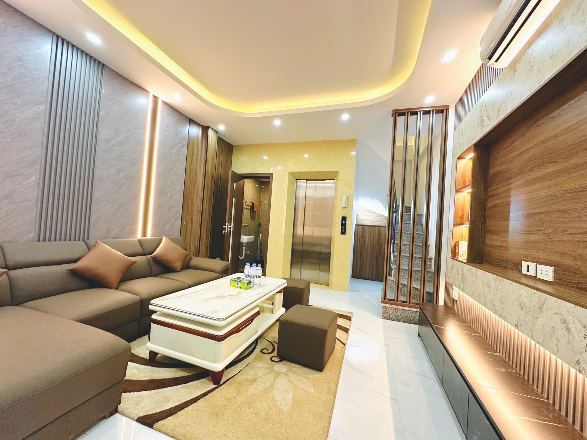 Nhà đất mặt phố, Hoàng Mai, Hà Nội - 31m² giá 11.5 tỷ