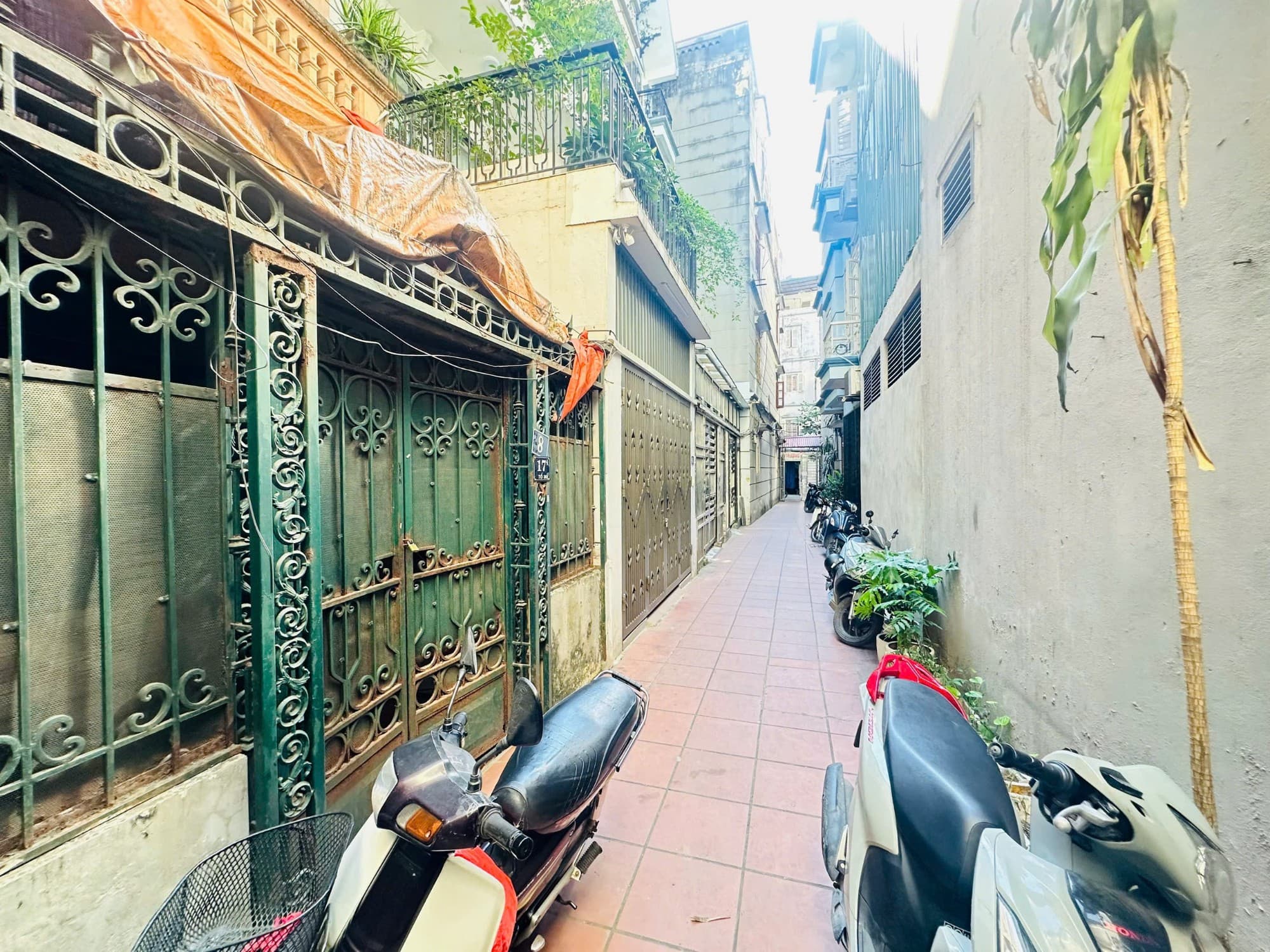 Nhà đất mặt phố, Cầu Giấy, Hà Nội - 93m² giá 18.9 tỷ