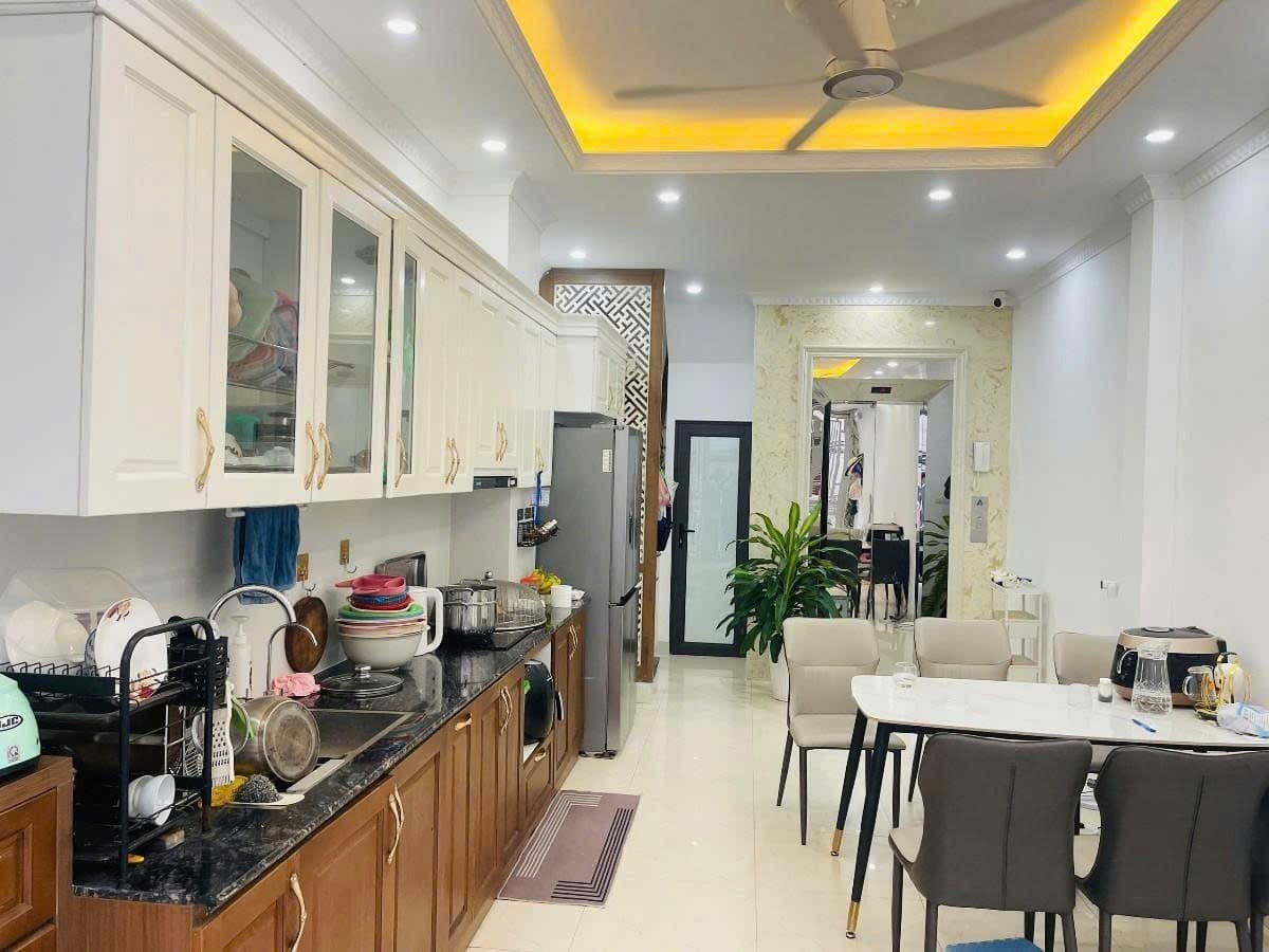 Nhà đất mặt phố, Cầu Giấy, Hà Nội - 35m² giá 10.9 tỷ