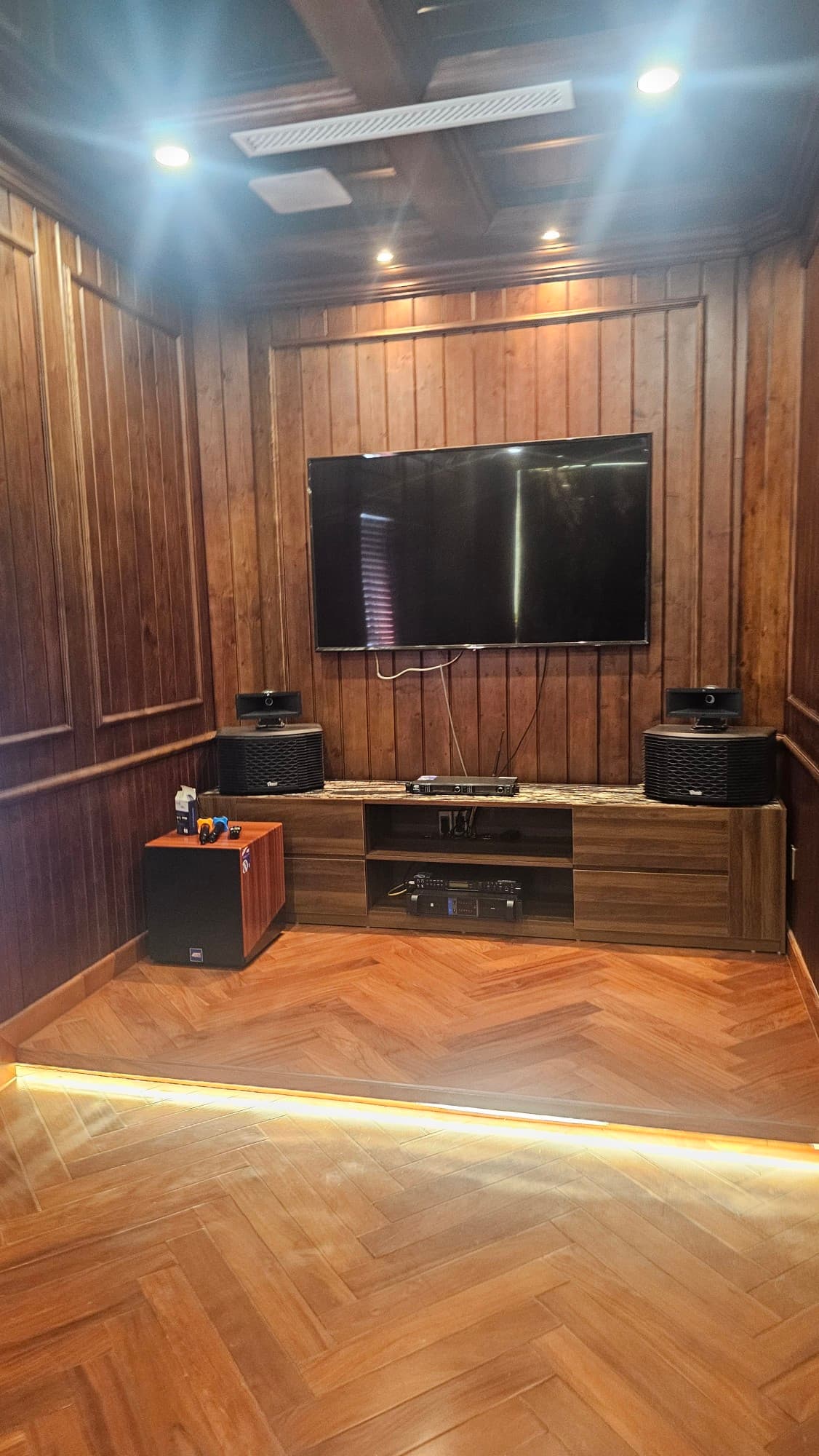 Nhà đất mặt phố, Đống Đa, Hà Nội - 98m² giá 93 tỷ