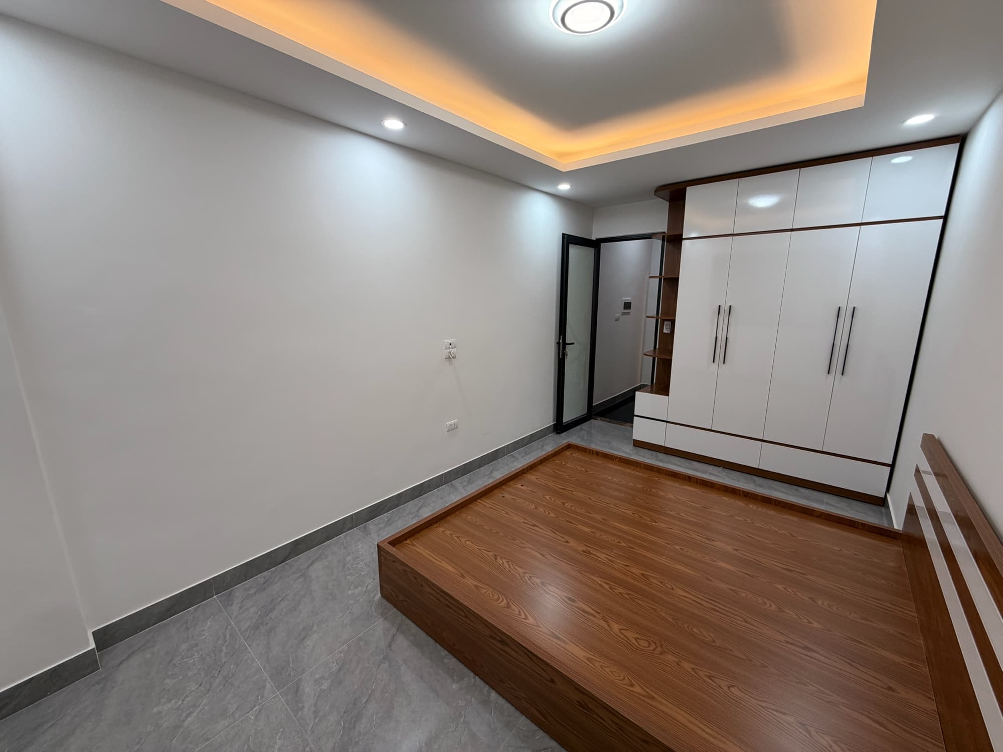 Nhà đất mặt phố, Ba Đình, Hà Nội - 33m² giá 9.8 tỷ