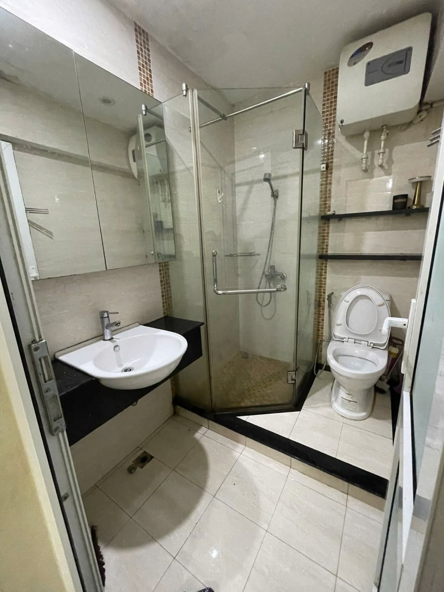 Căn hộ mặt phố, Cầu Giấy, Hà Nội - 67m² giá 6.8 tỷ