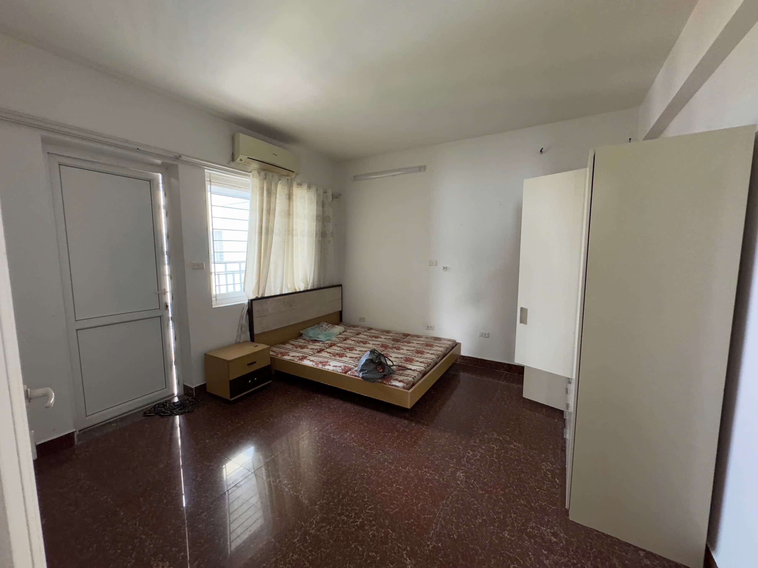 Căn hộ Khu đô thị Việt Hưng -, - 156m² giá 9.3 tỷ