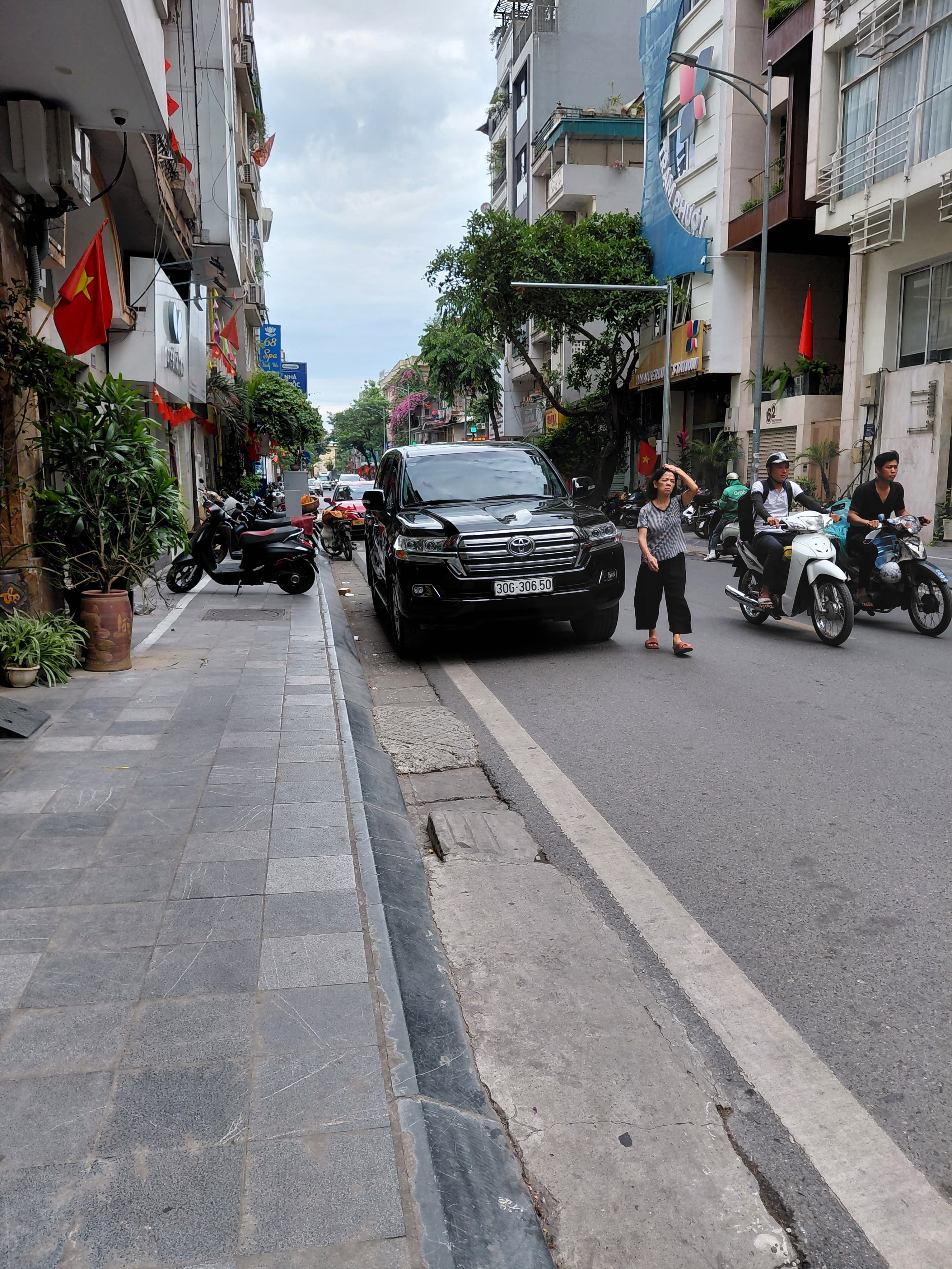 Nhà đất mặt phố, Ba Đình, Hà Nội - 125m² giá 193.75 tỷ