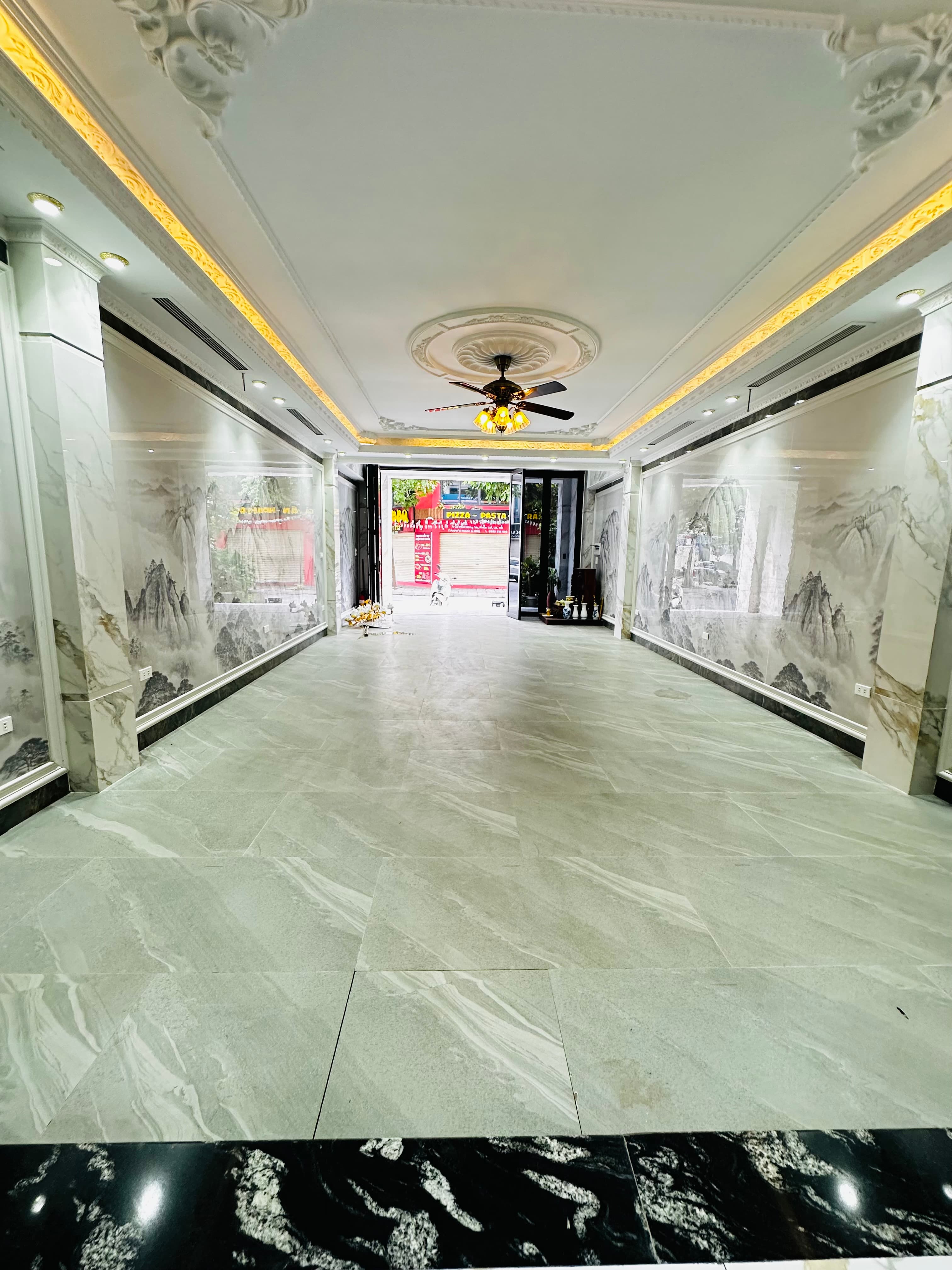 Nhà đất mặt phố, Long Biên, Hà Nội - 78m² giá 29.5 tỷ