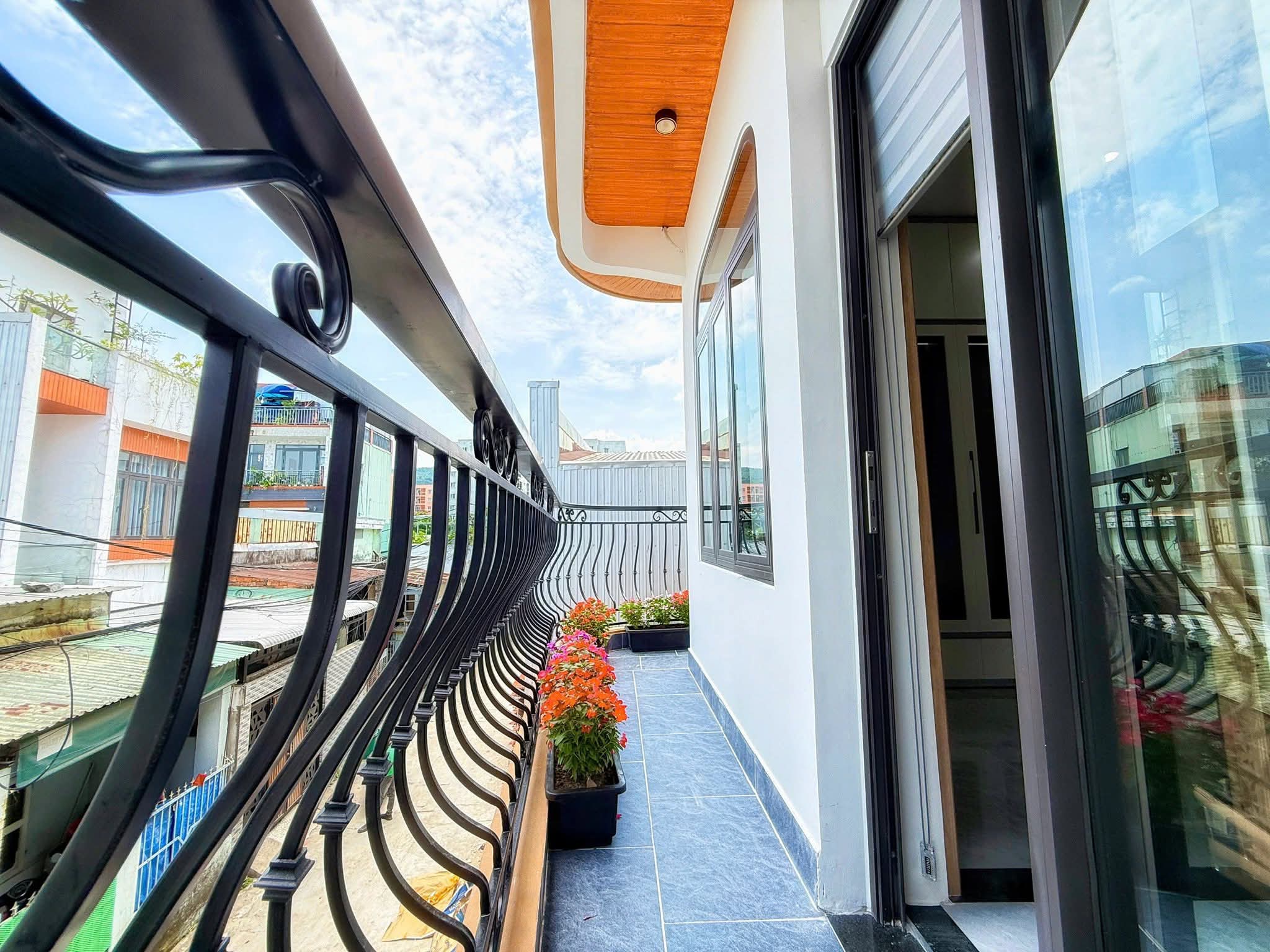 Nhà đất mặt phố, Liên Chiểu, Đà Nẵng - 70m² giá 5.35 tỷ