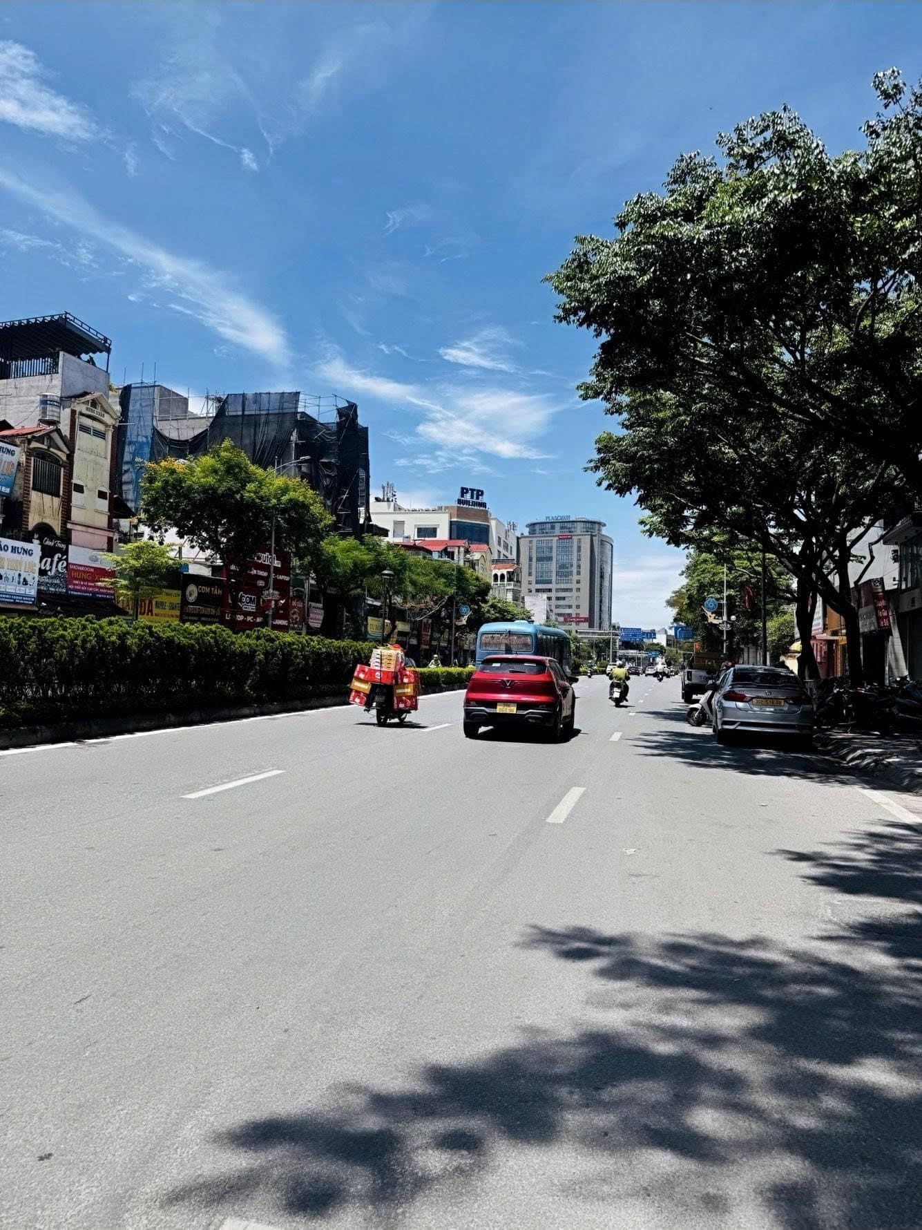 Nhà đất mặt phố, Long Biên, Hà Nội - 172m² giá 50 tỷ
