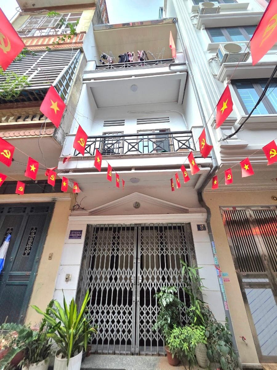 Nhà đất mặt phố, Cầu Giấy, Hà Nội - 46m² giá 18 tỷ