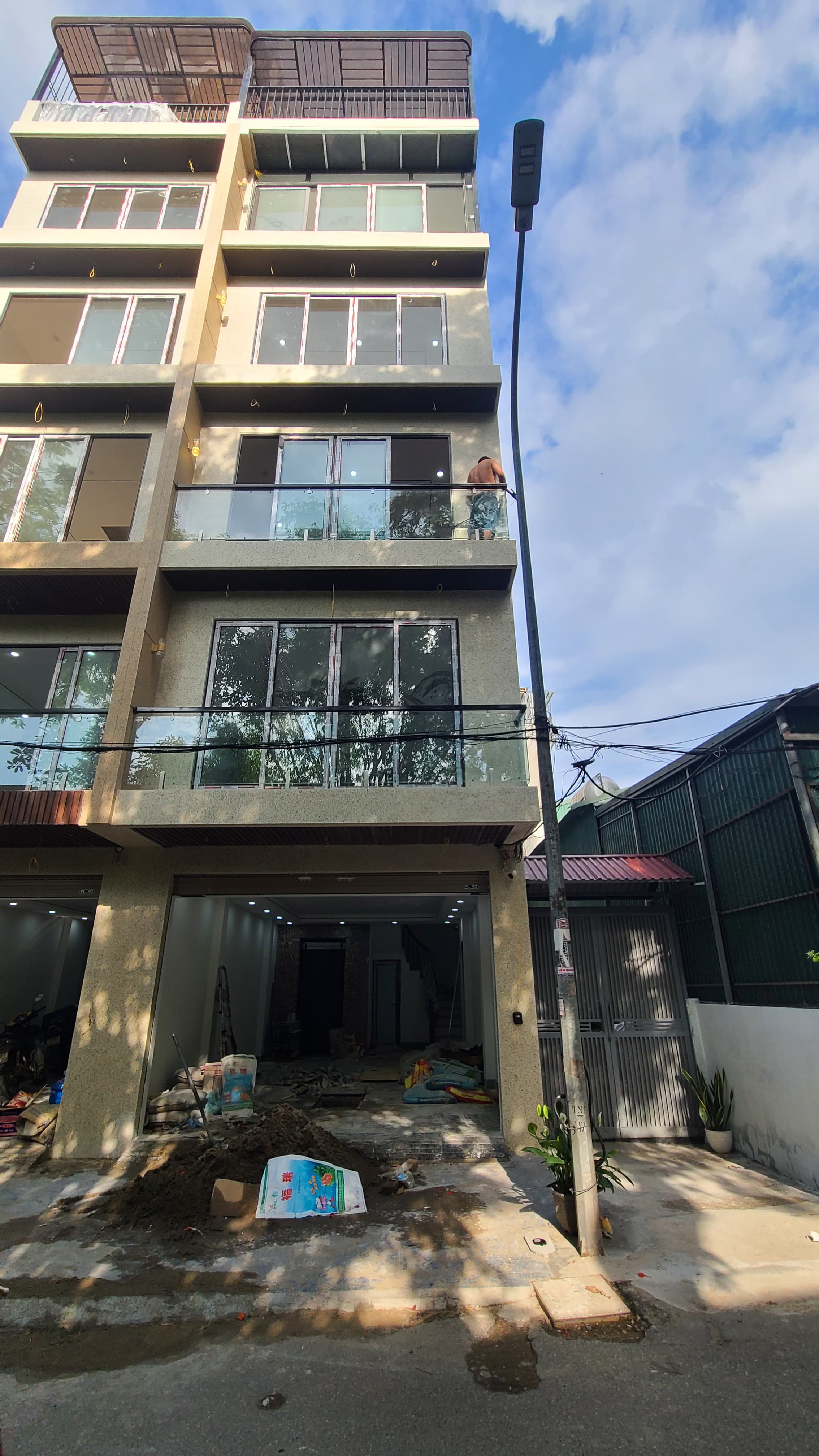 Nhà đất mặt phố, Long Biên, Hà Nội - 50m² giá 16.2 tỷ